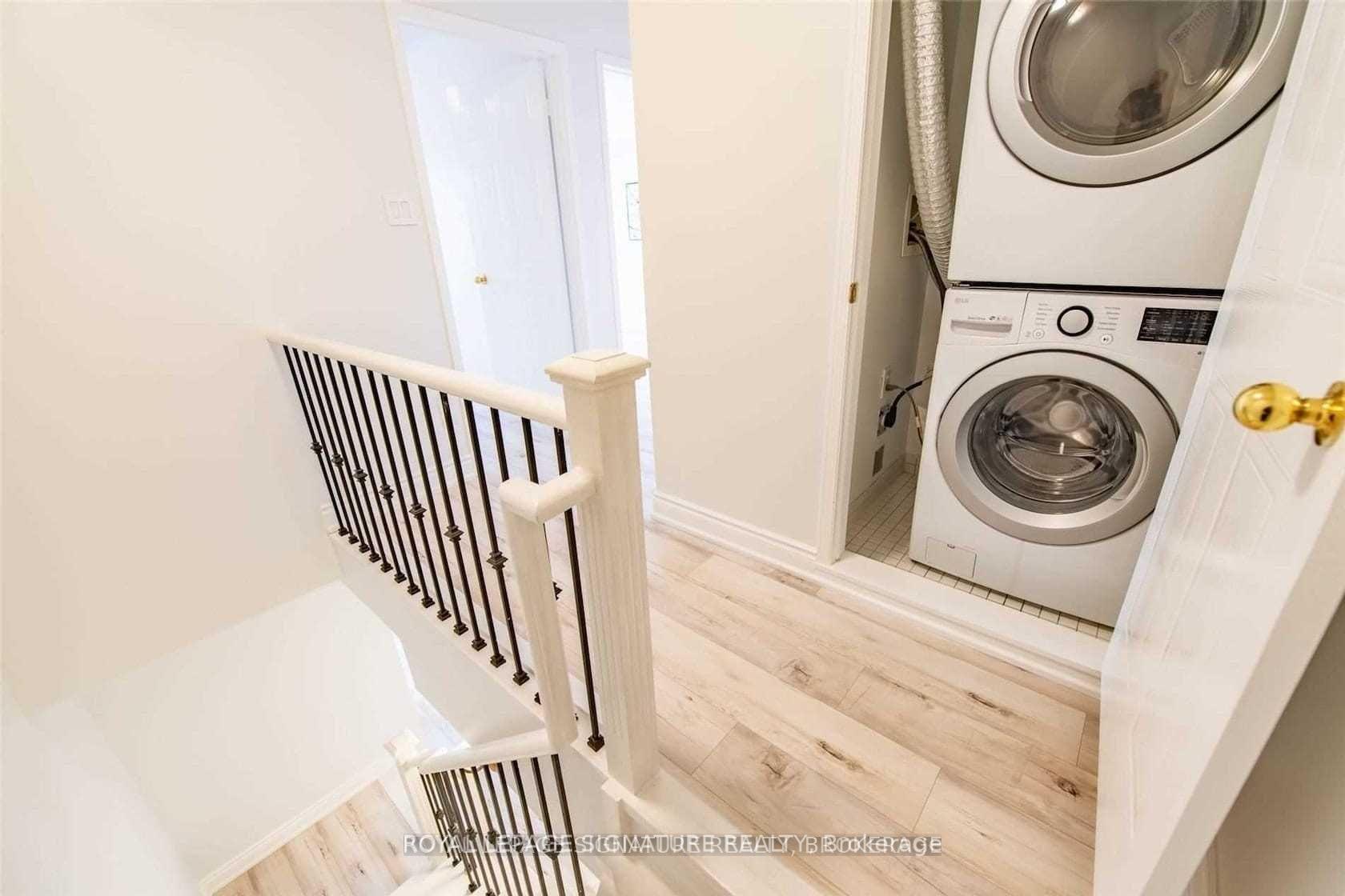 2 Bedrooms Condo at 4975 Southampton, Mississauga For sale