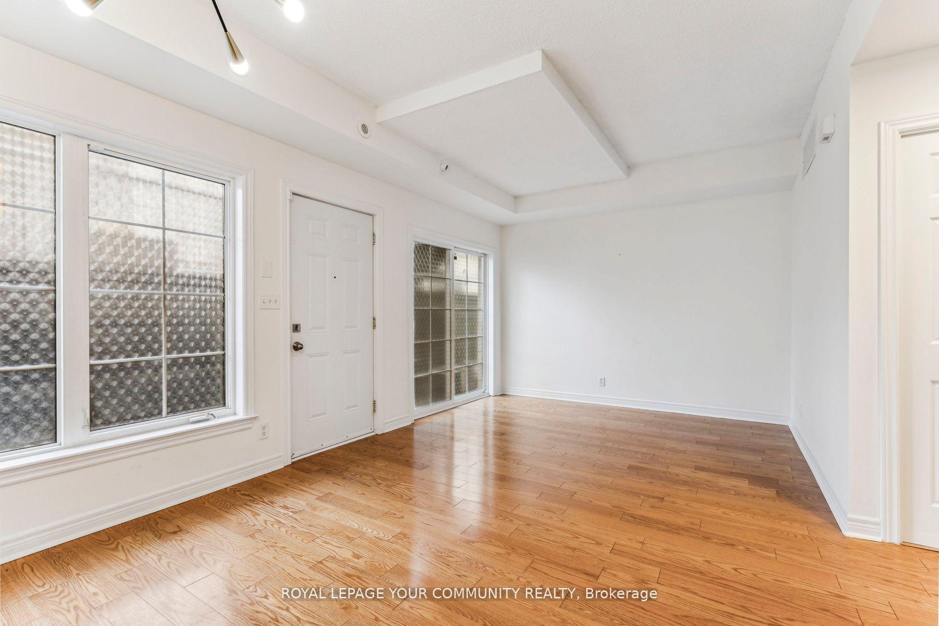 3 Bedrooms Condo at 207 Wellesley,  Toronto For sale