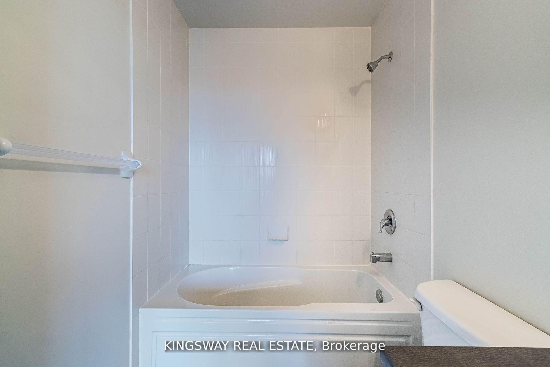 #217 – 349 RATHBURN Road, Mississauga, ON L5B 0G9