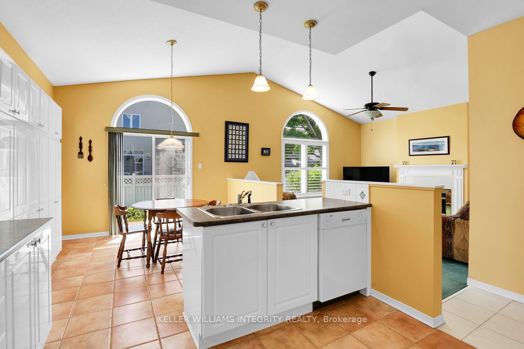 1042 Rocky Harbour Crescent