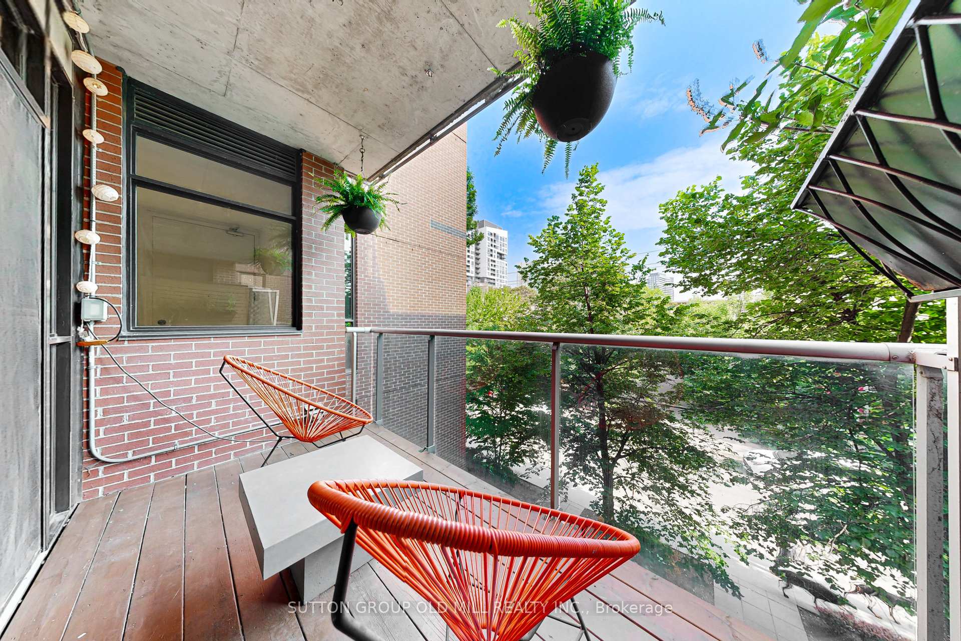 2 Bedrooms Condo at 62 Niagara, Toronto For sale