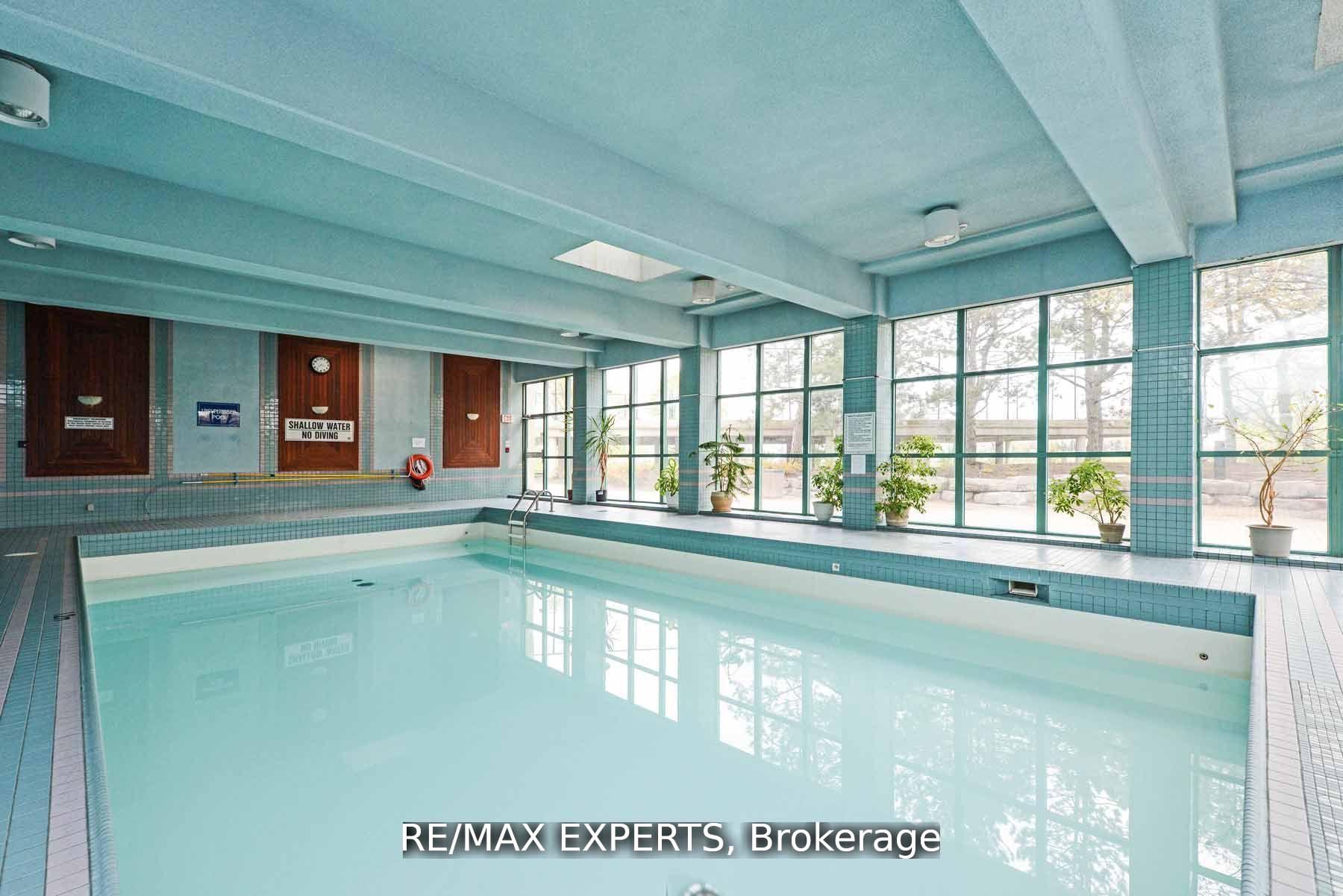 3 Bedrooms Condo at 4460 Tucana, Mississauga For sale