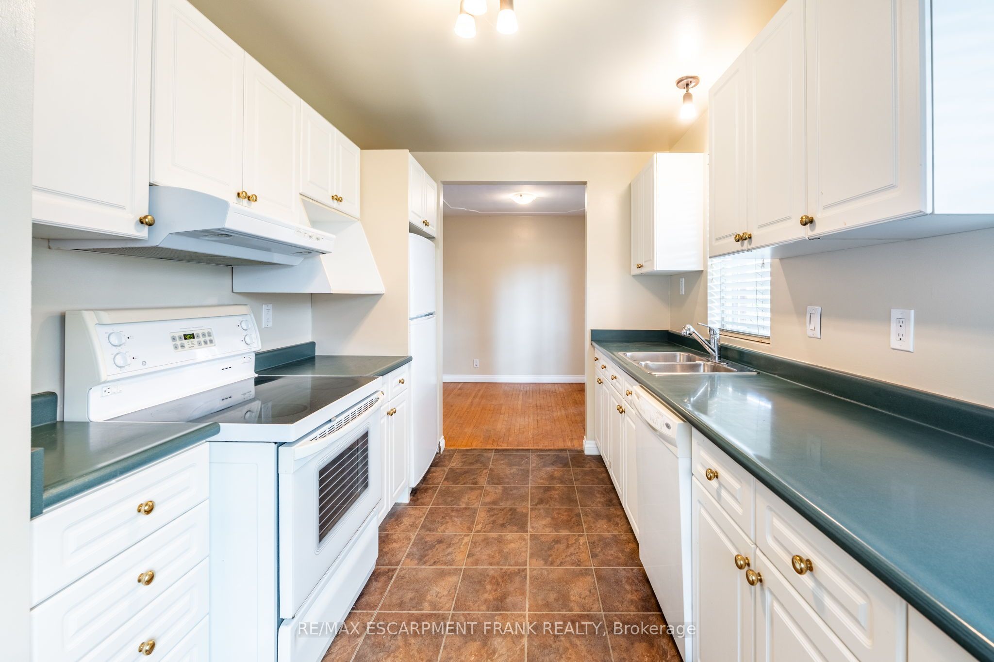 699 RYMAL Road W, Hamilton Gurnett