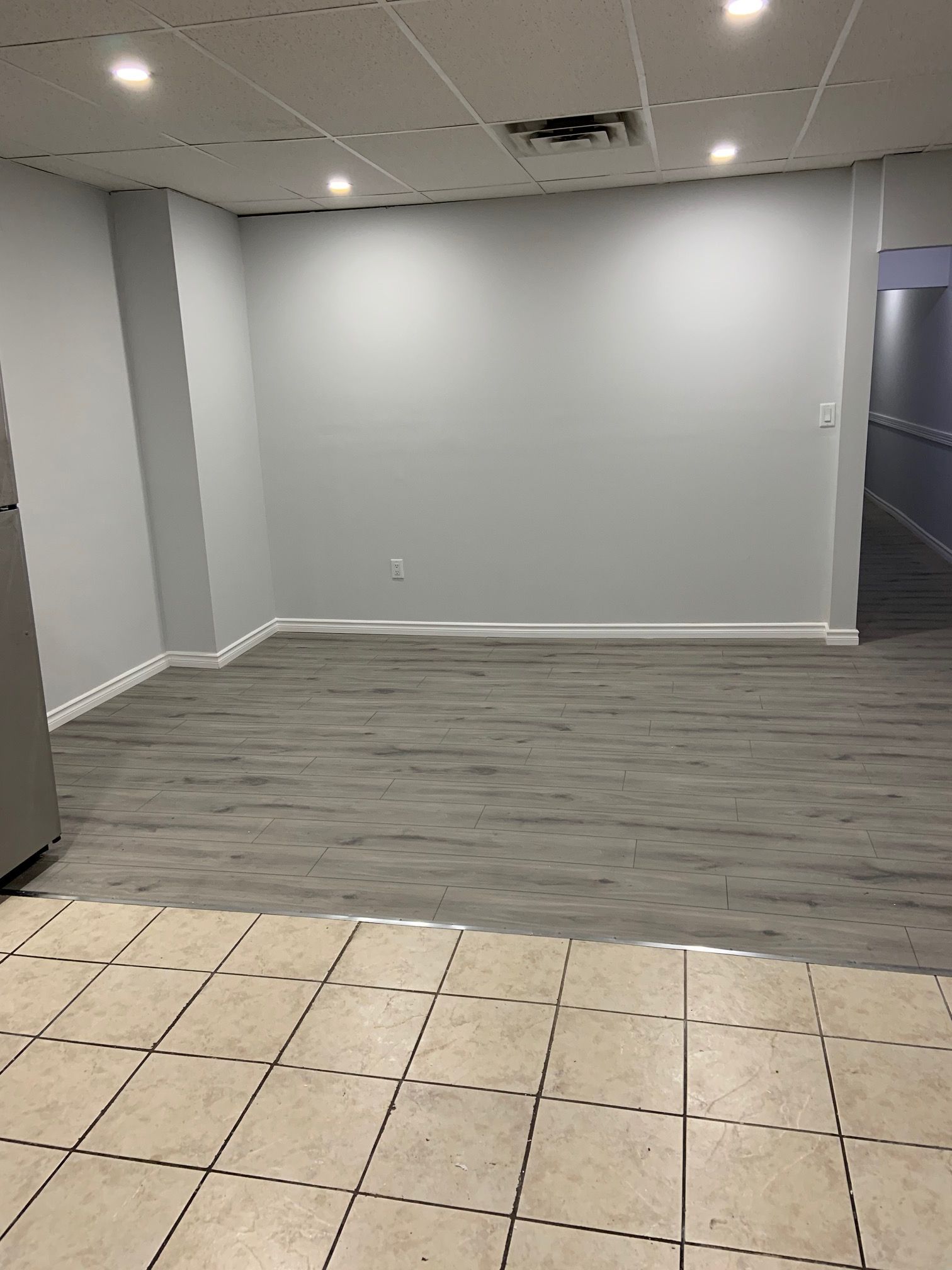 881 St Clair Avenue W Bsmt