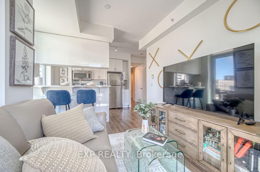 2 Bedrooms Condo at 68 Merton, Toronto For sale