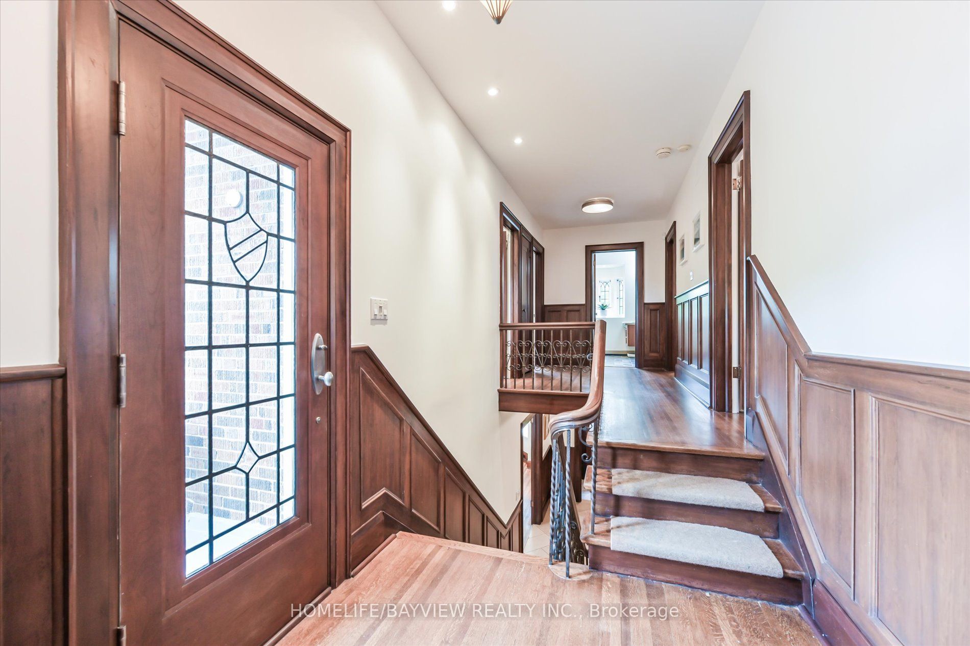 262 Lytton Boulevard