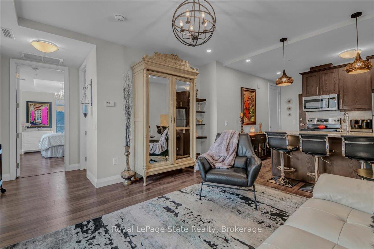 1 Bedroom Condo at 118 KING,  Hamilton For sale