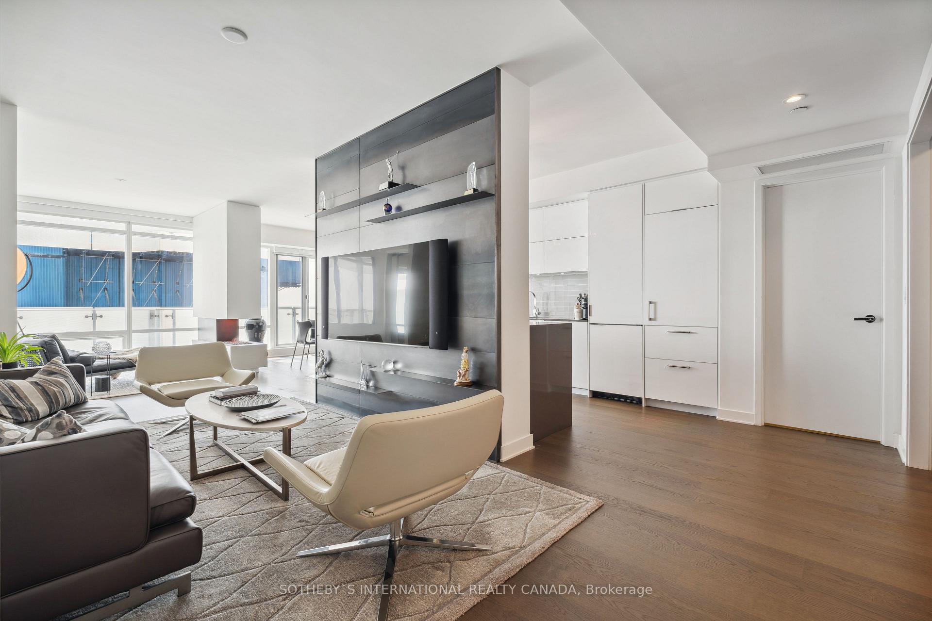 3 Bedrooms Condo at 1 Bloor,  Toronto For sale
