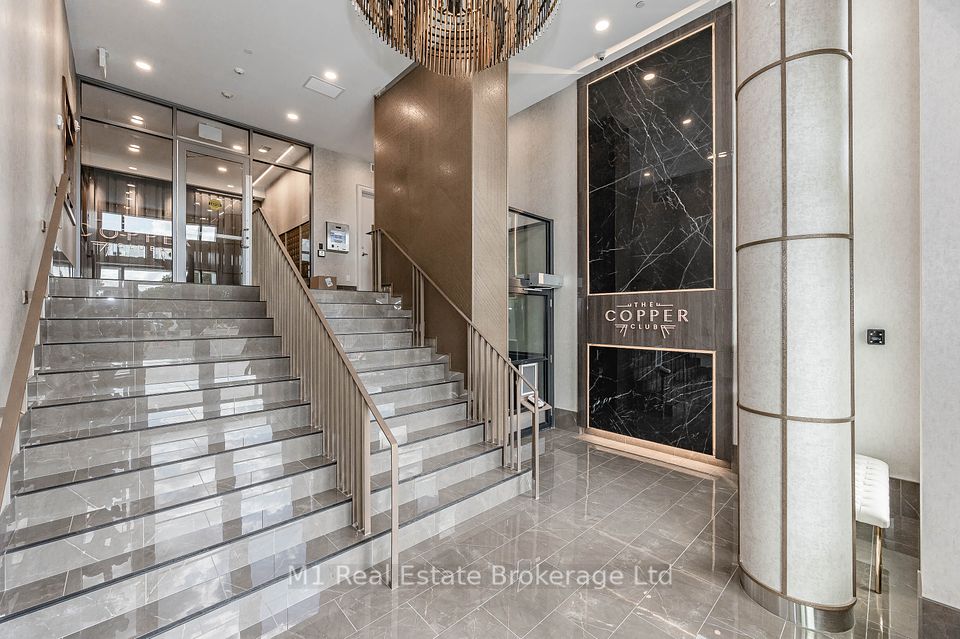 73 Arthur Street S 702