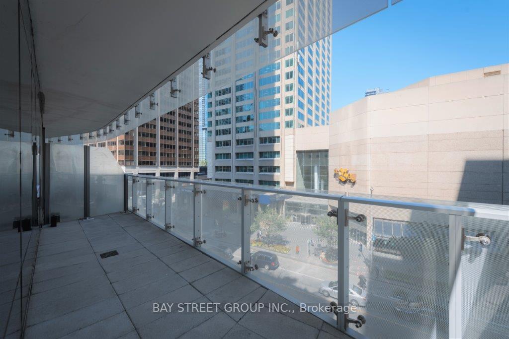 2 Bedrooms Condo at 1 Bloor, Toronto For sale