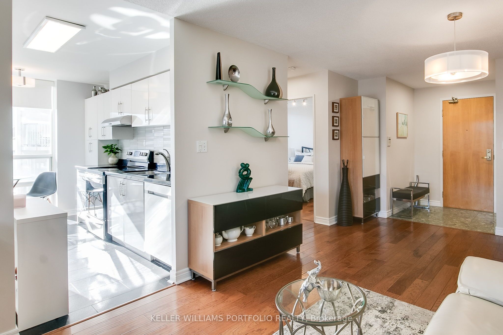 43 Eglinton Avenue E, #1009