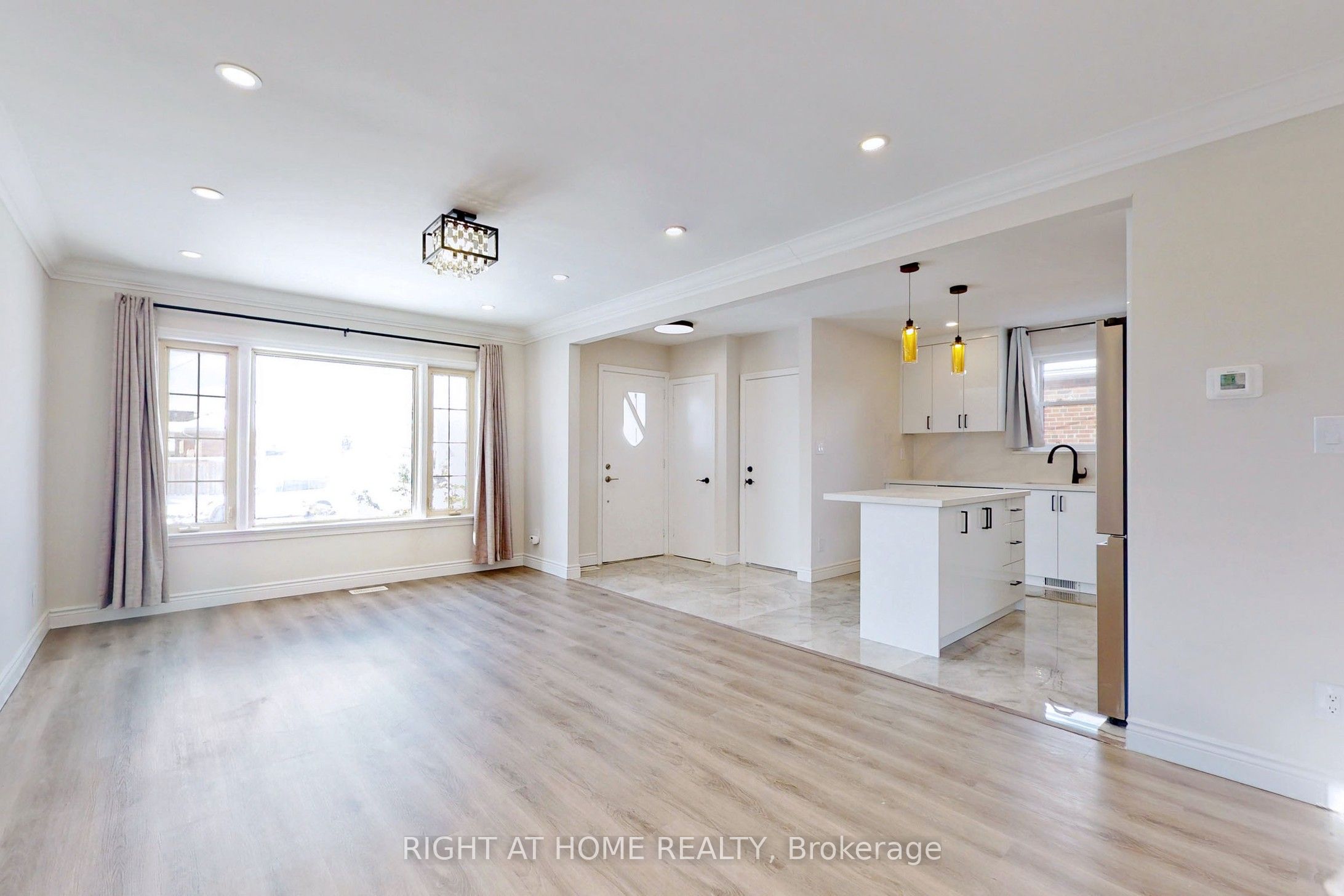 7 Rothwell Road, #Main