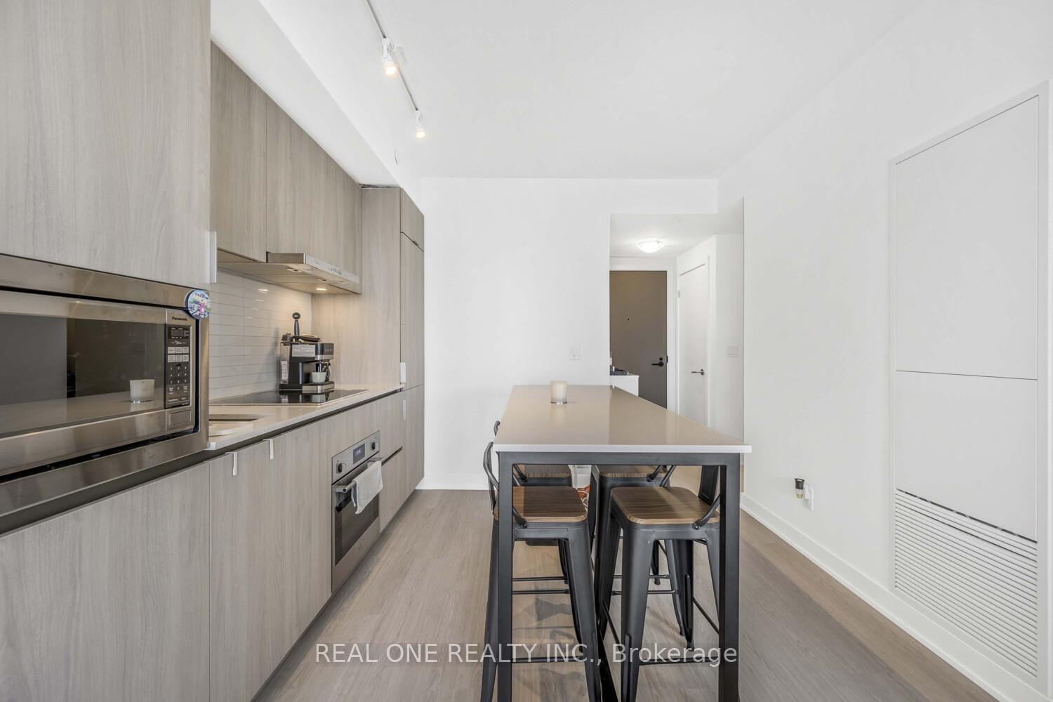 2 Bedrooms Condo at 47 Mutual, Toronto For sale