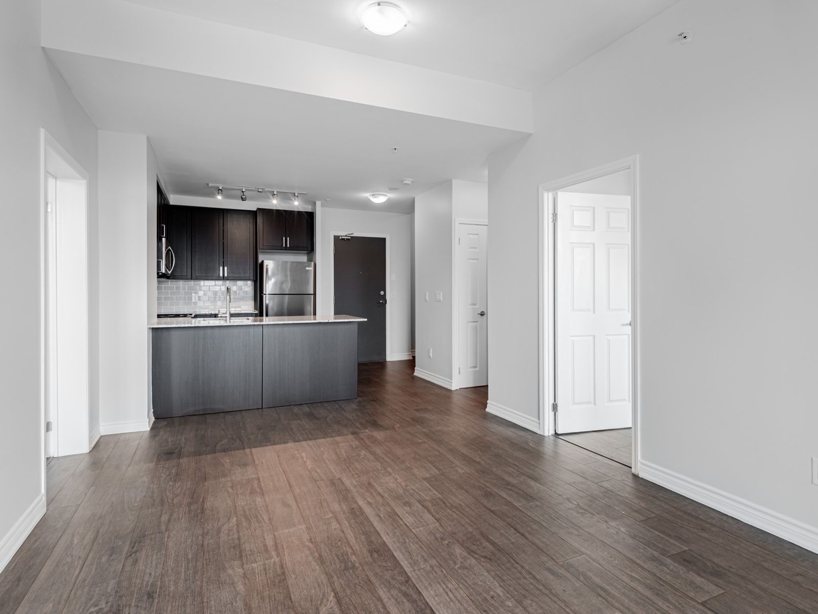 11611 Yonge Street 517