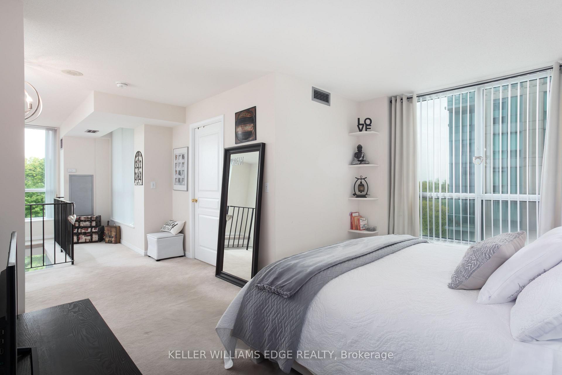 1 Bedroom Condo at 2585 Erin Centre,  Mississauga For sale