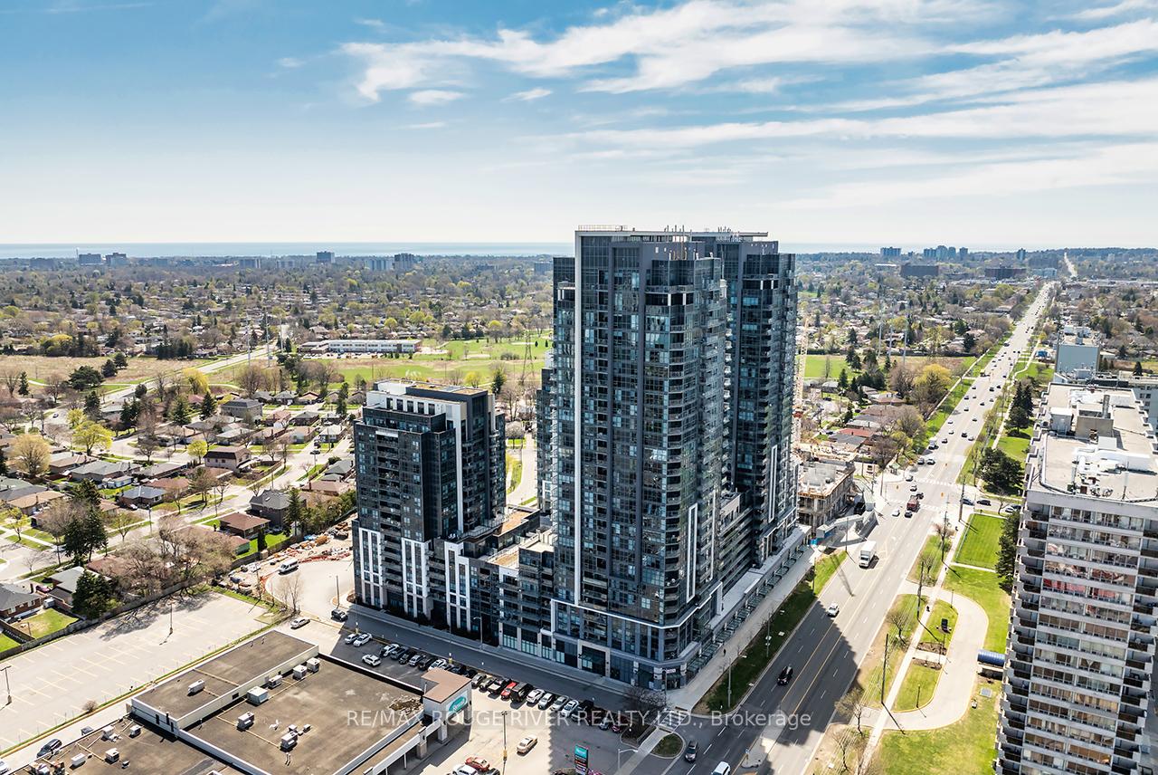2 Bedrooms Condo at 30 Meadowglen,  Toronto For sale