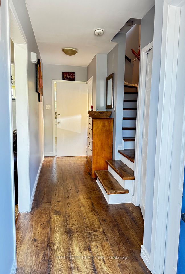 237 Homestead(Room) Crescent, London North, ON N6G 2E7