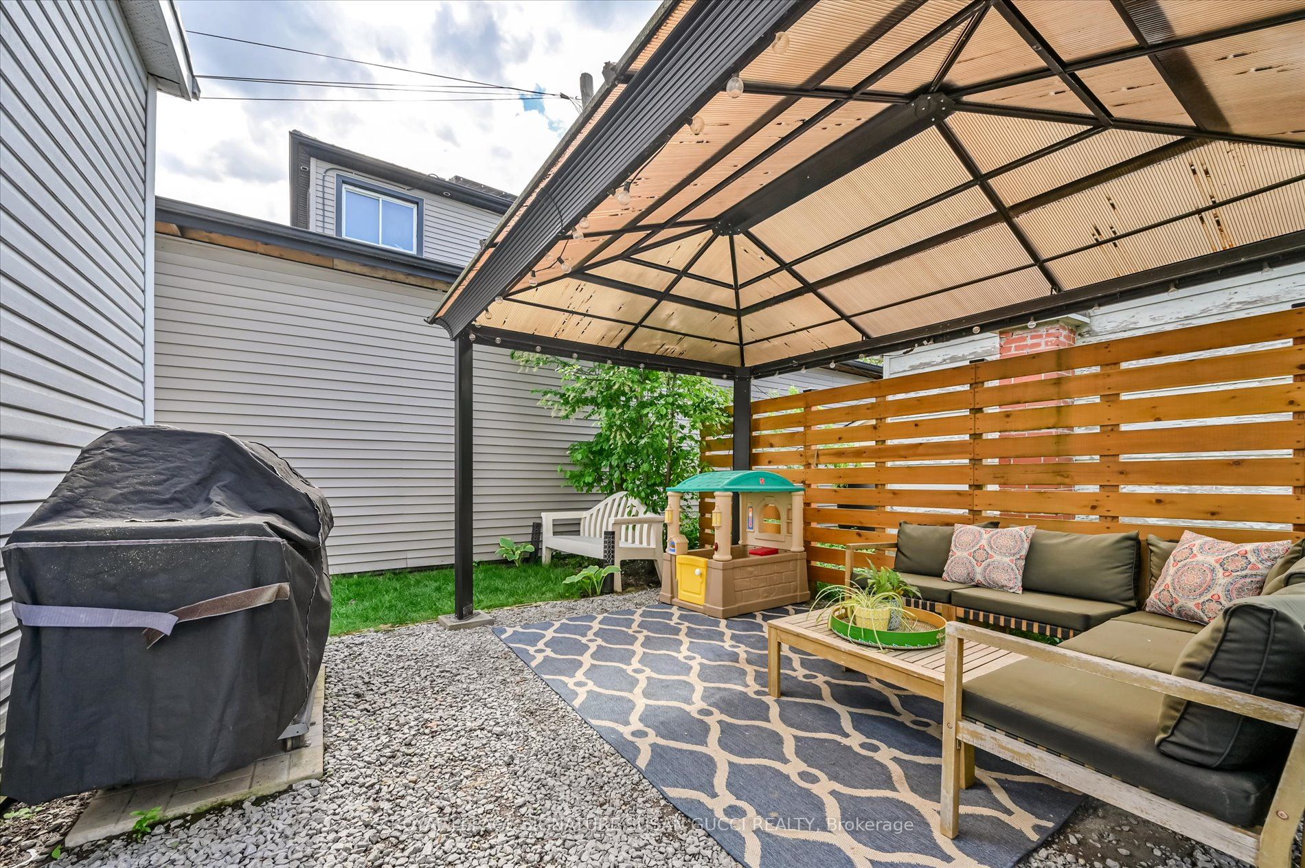 1006 Victoria Park Avenue