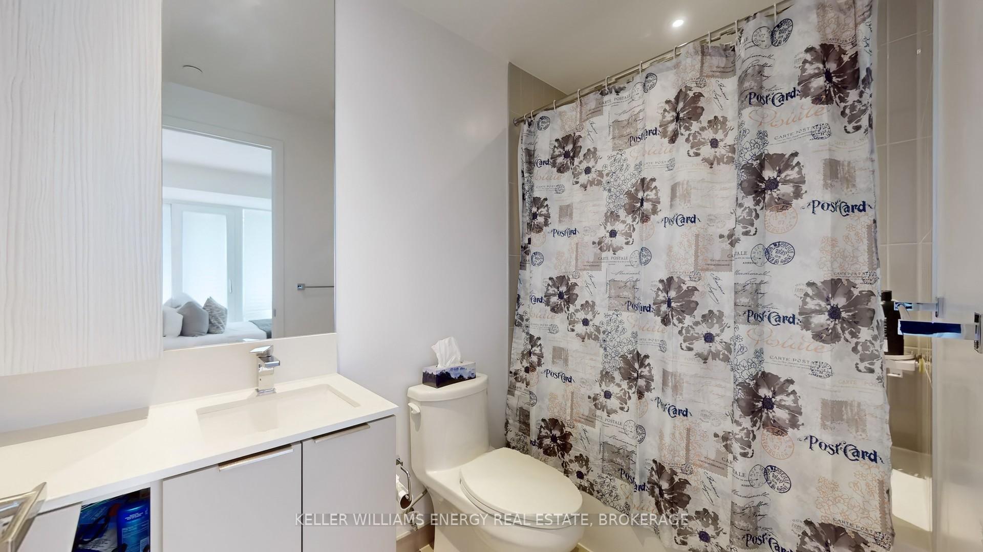 3 Bedrooms Condo at 3900 Confederation, Mississauga For sale