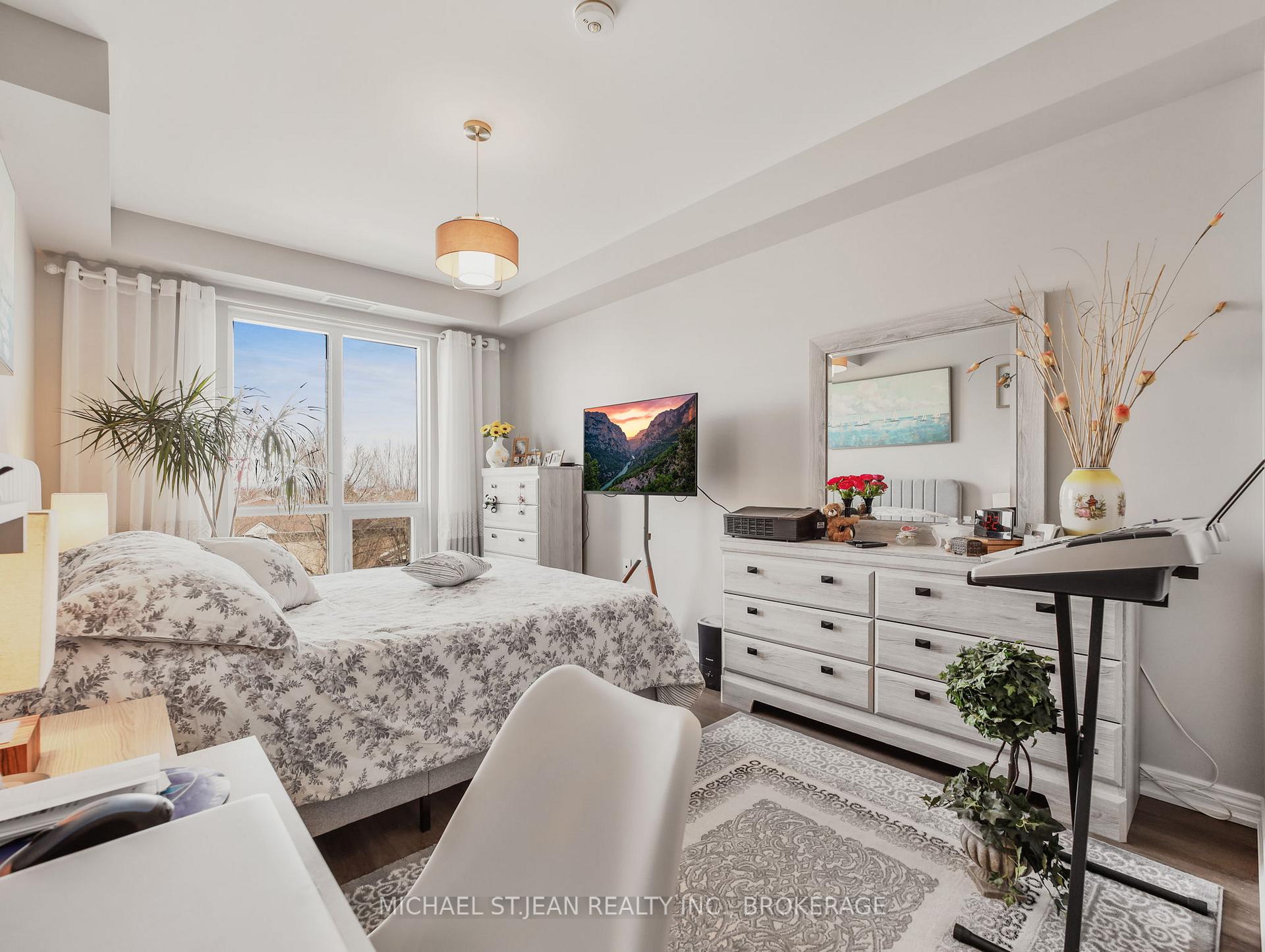 2 Bedrooms Condo at 2750 King,  Hamilton For sale