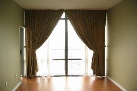 2 Bedrooms Condo at 38 Grenville,  Toronto For sale