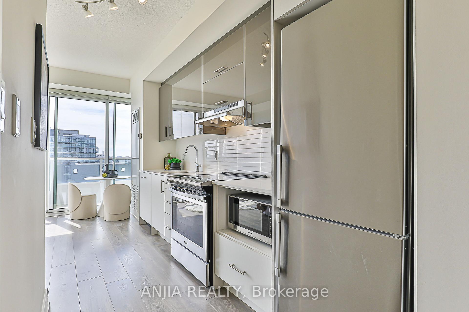 Condo at 180 Fairview Mall, Toronto For sale