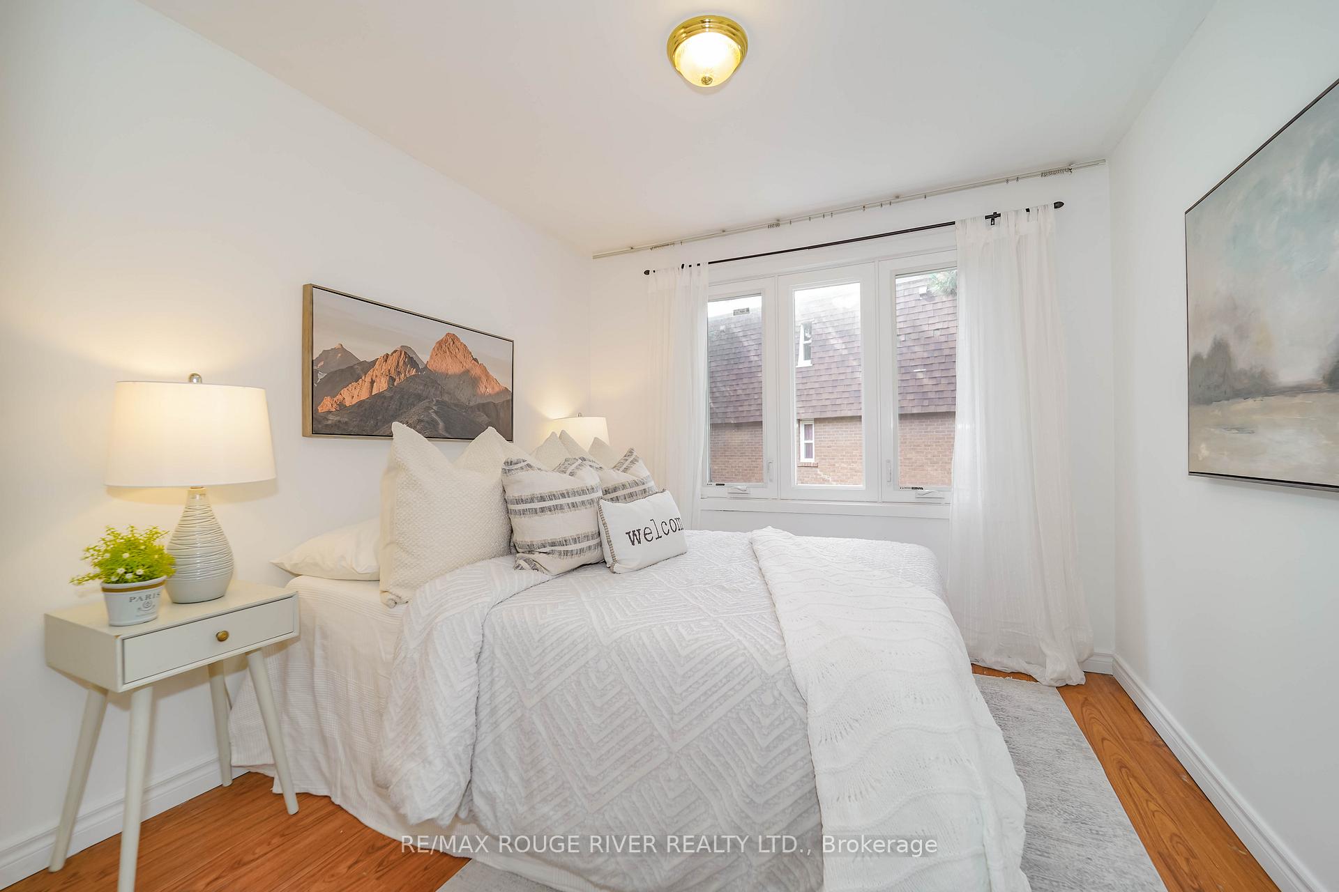 3 Bedrooms Condo at 100 Bridletowne, Toronto For sale