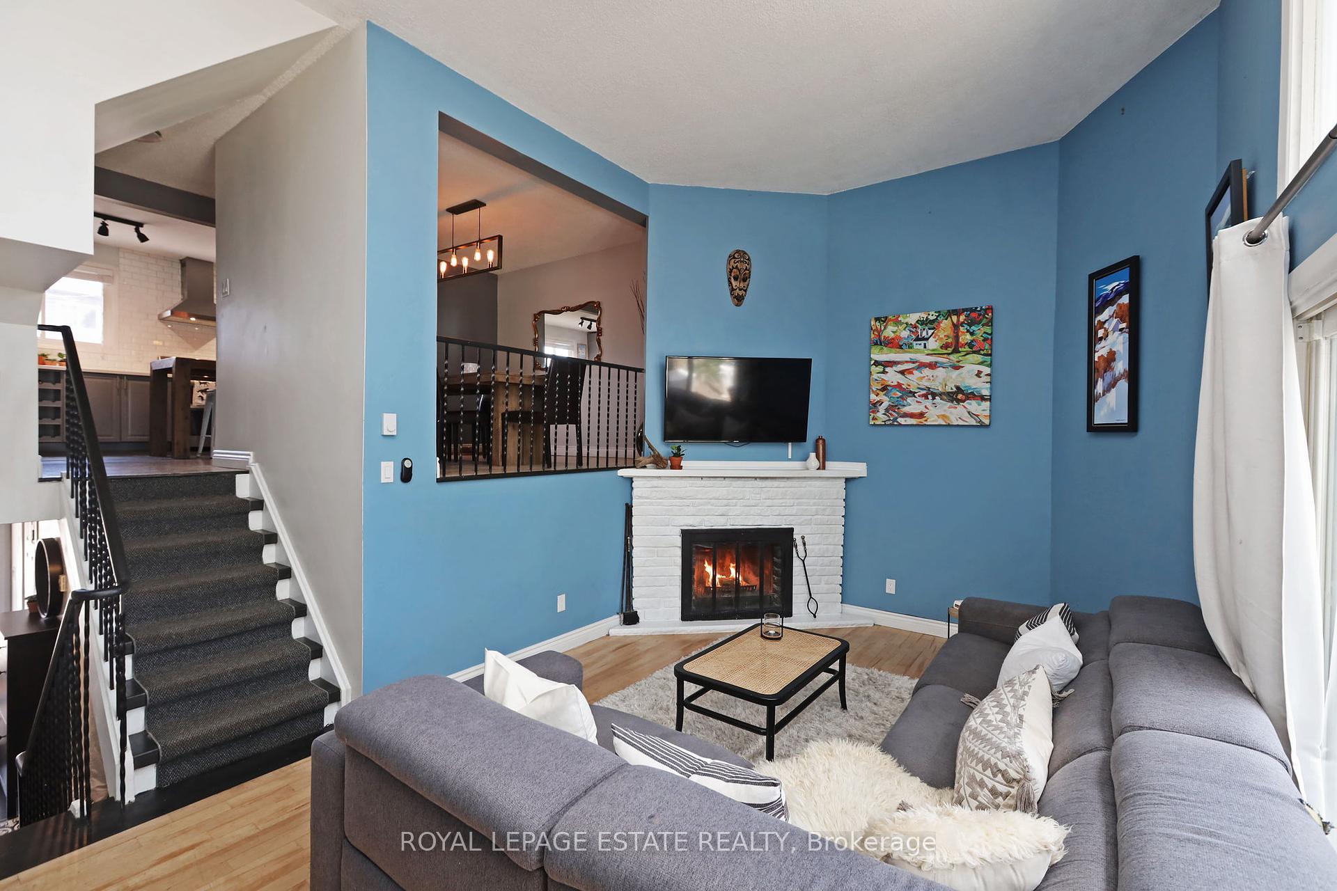 4 Bedrooms Condo at 3100 Kingston, Toronto For sale
