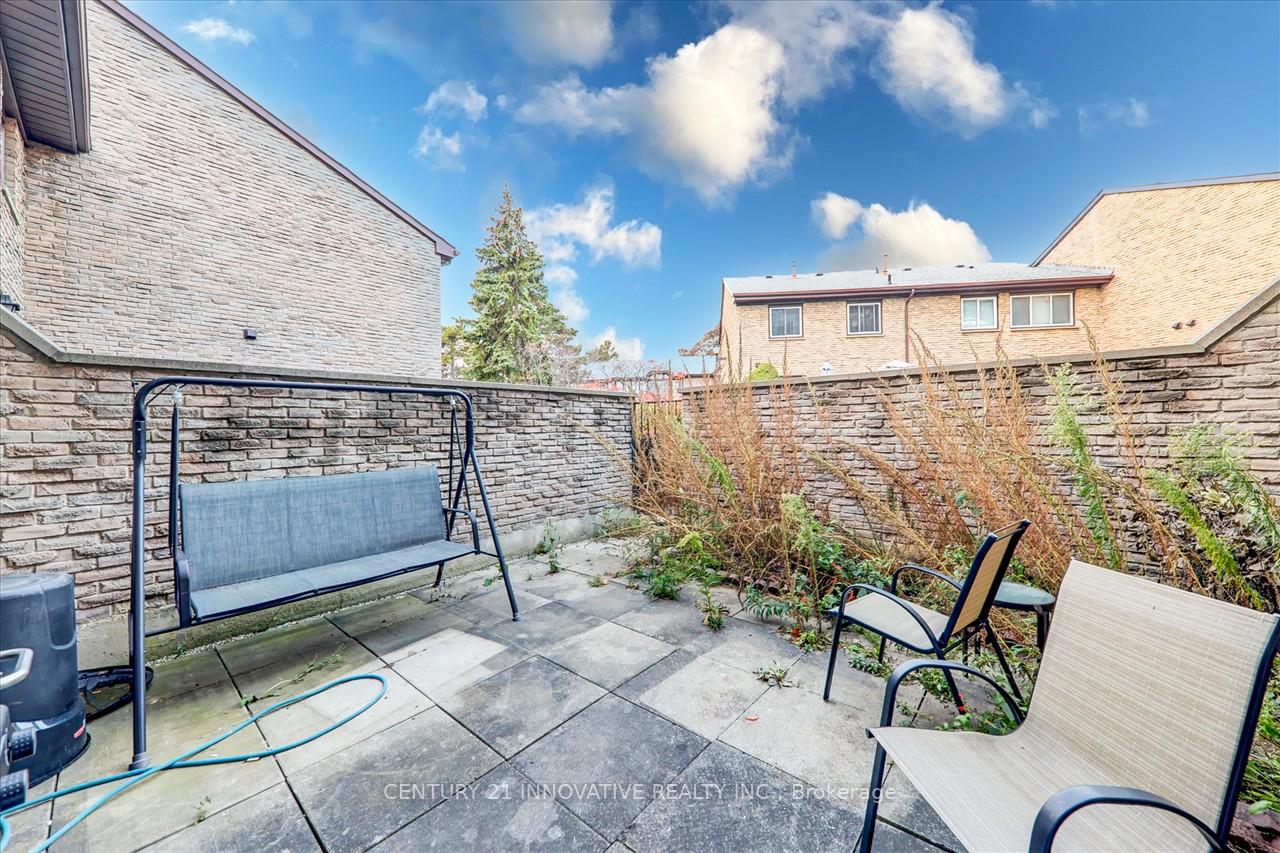 4 Bedrooms Condo at 100 Burrows Hall,  Toronto For sale
