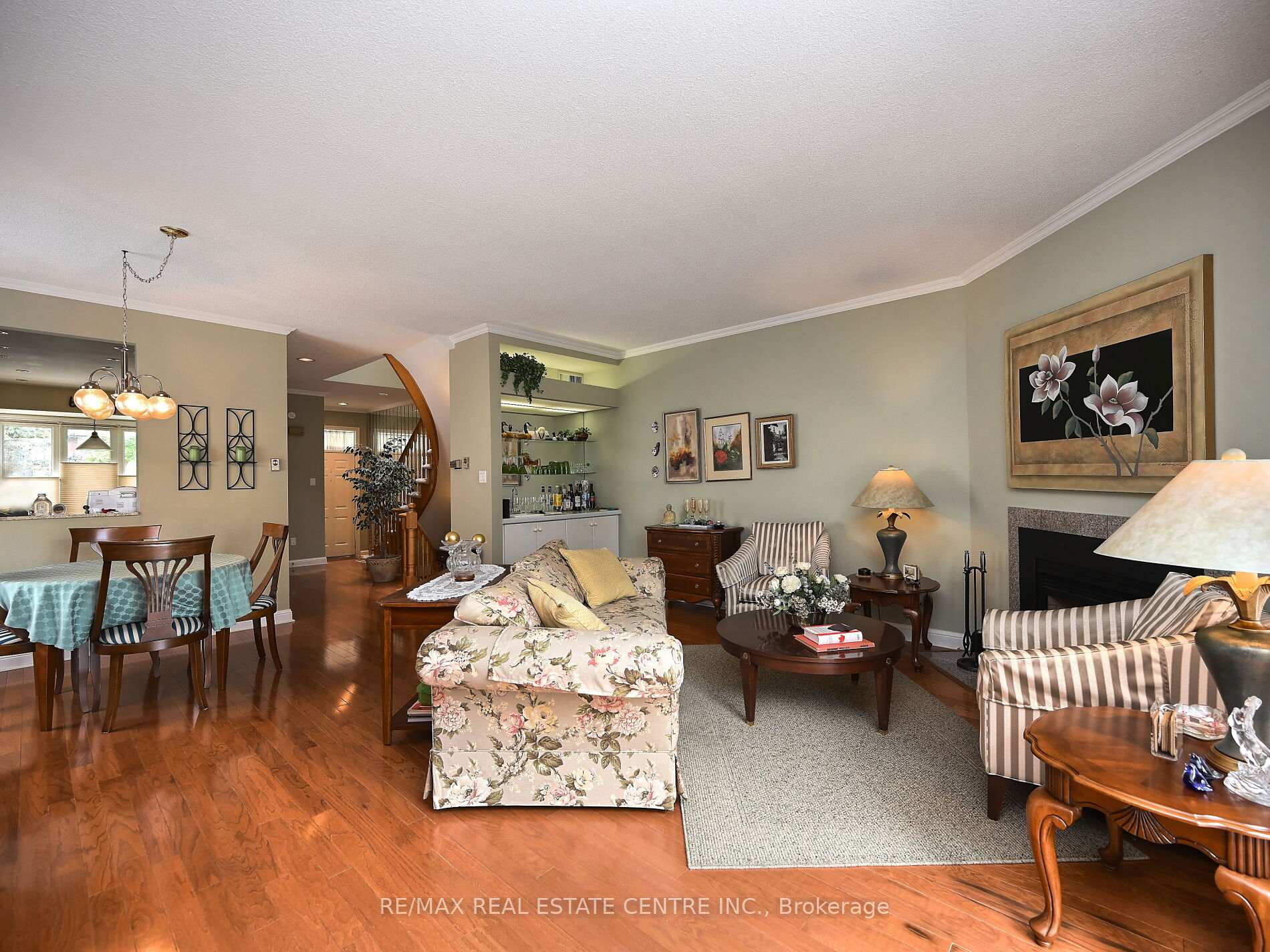 3 Bedrooms Condo at 3587 Kariya, Mississauga For sale