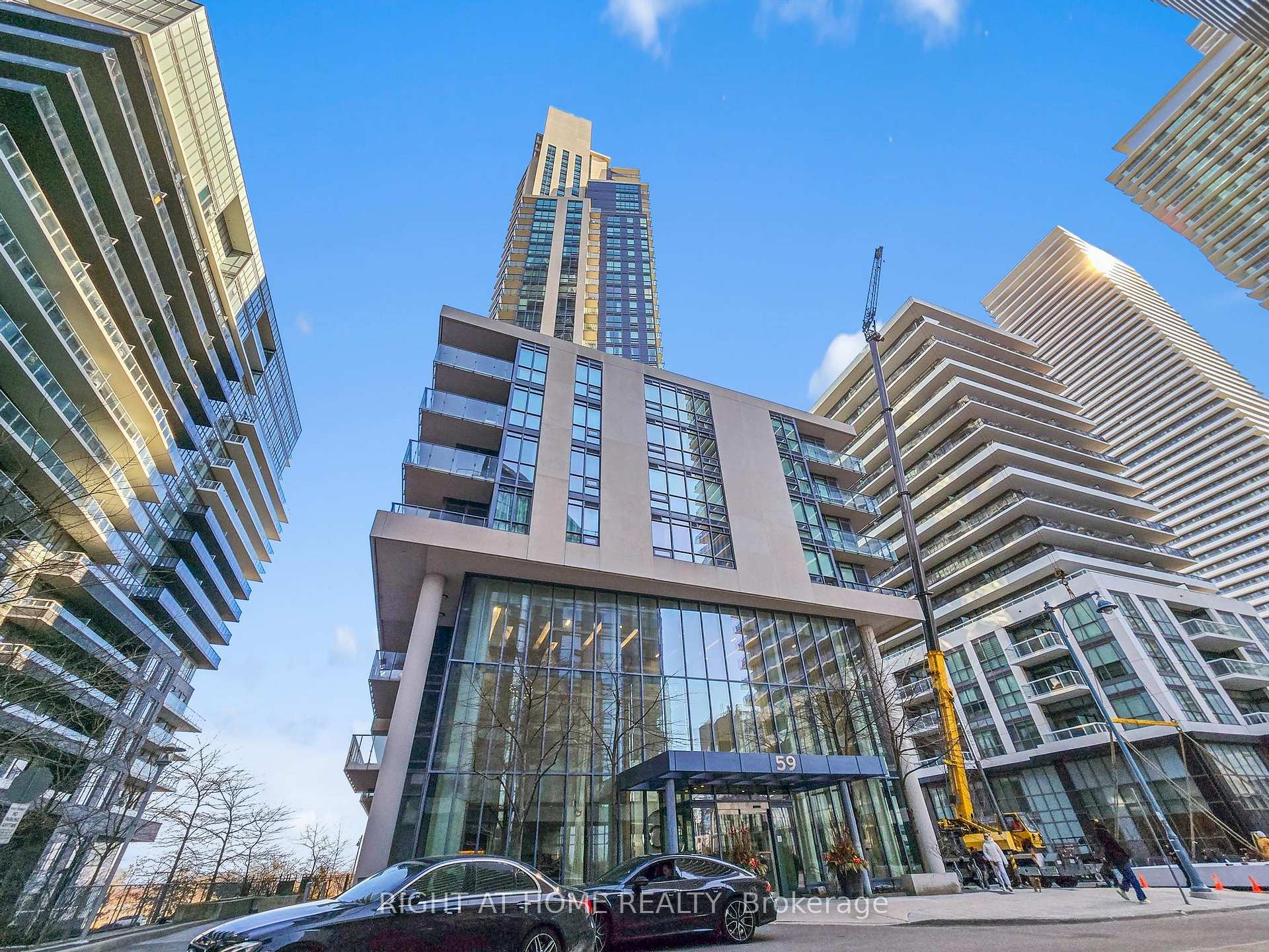 2 Bedrooms Condo at 59 Annie Craig, Toronto For sale