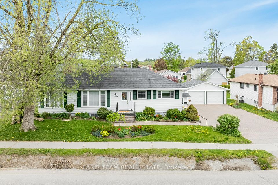 366 Mississaga Street