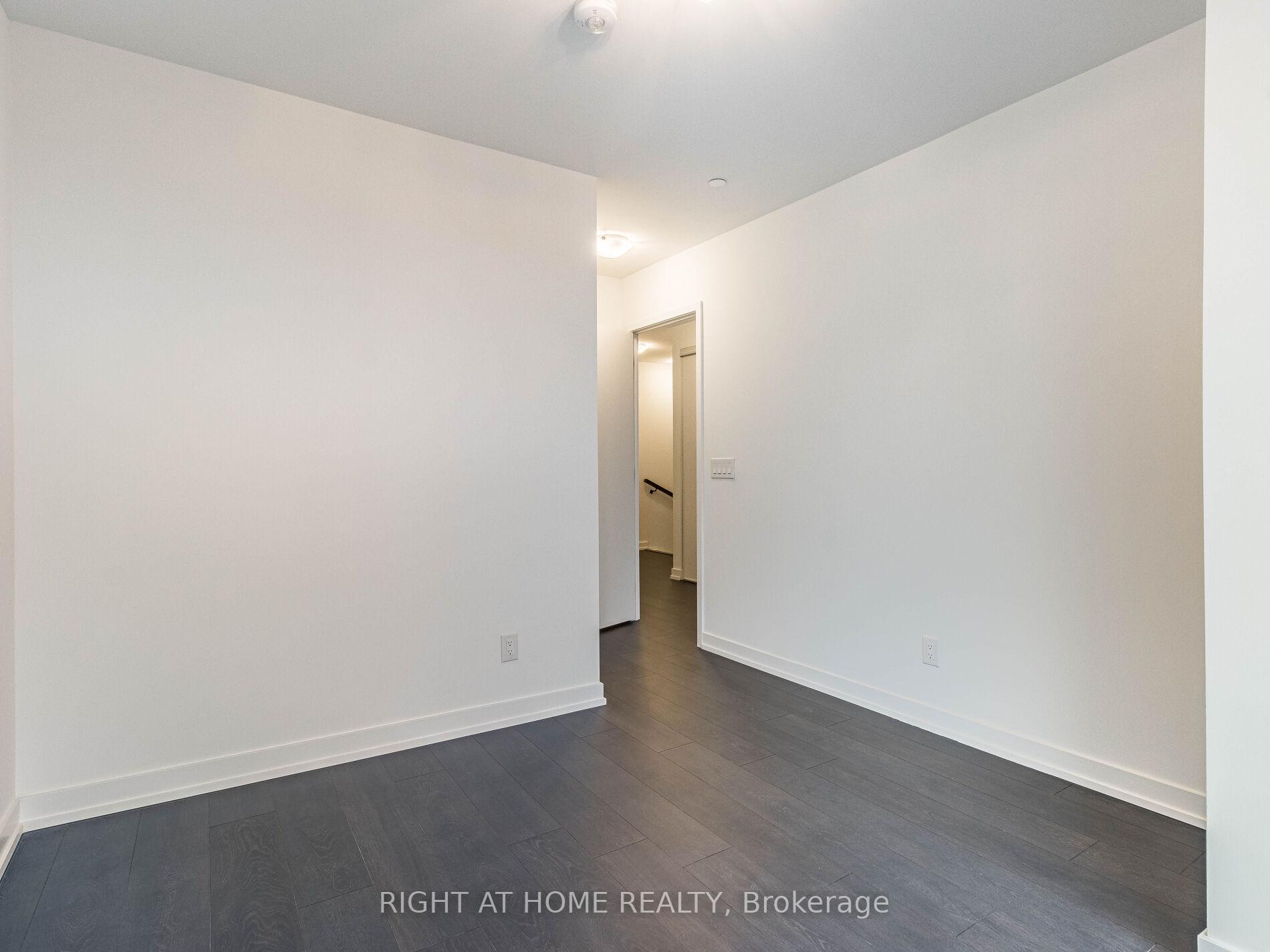 2 Bedrooms Condo at 5 maryport, Toronto For sale