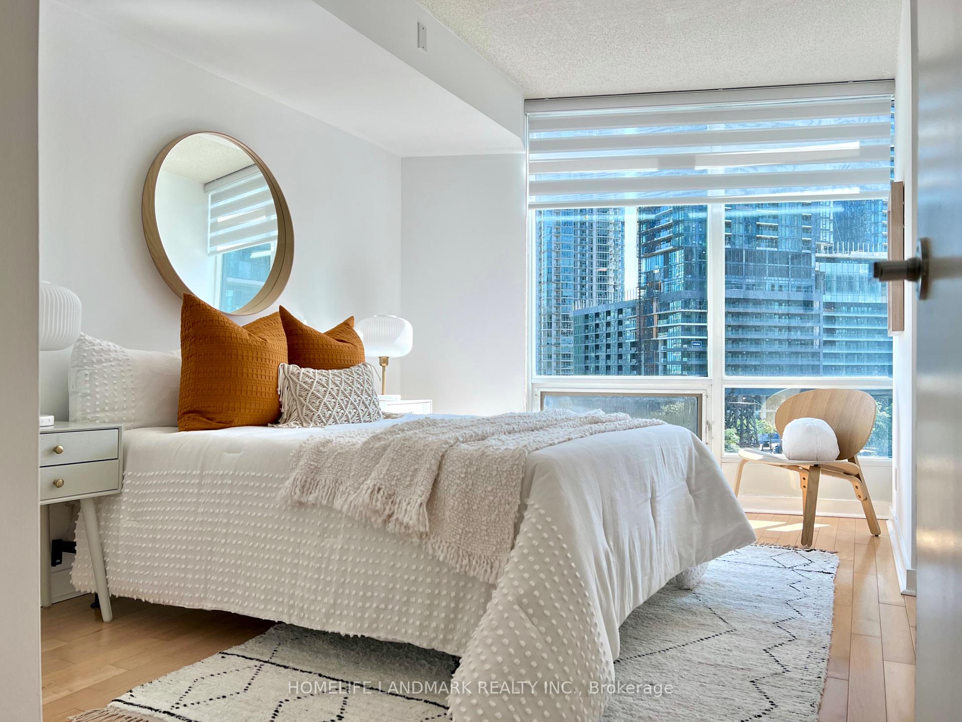 2 Bedrooms Condo at 361 Front,  Toronto For sale