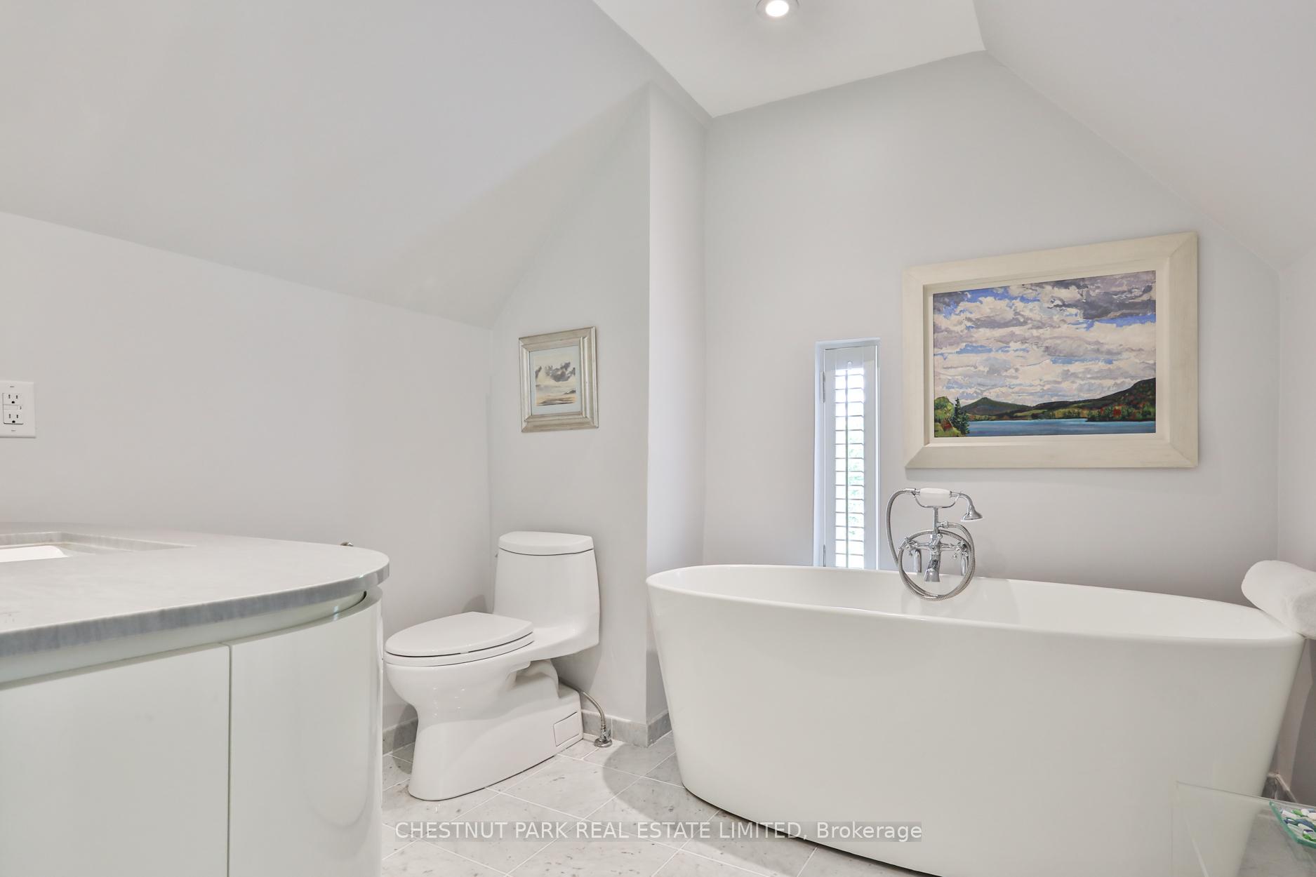 2 Bedrooms Condo at 89 Elm, Toronto For sale