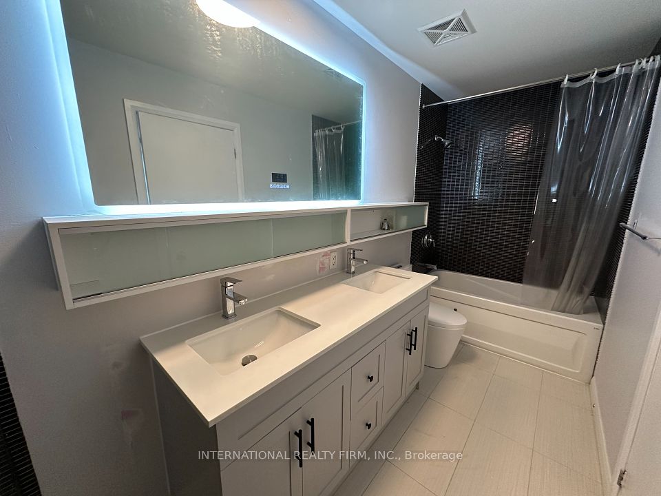 Master Bedroom washroom