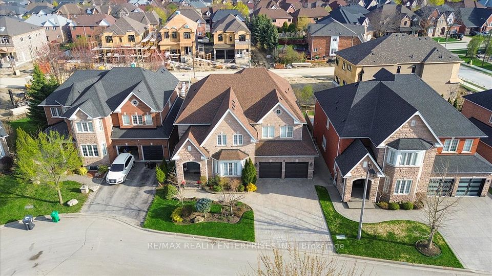 18 Southcrest