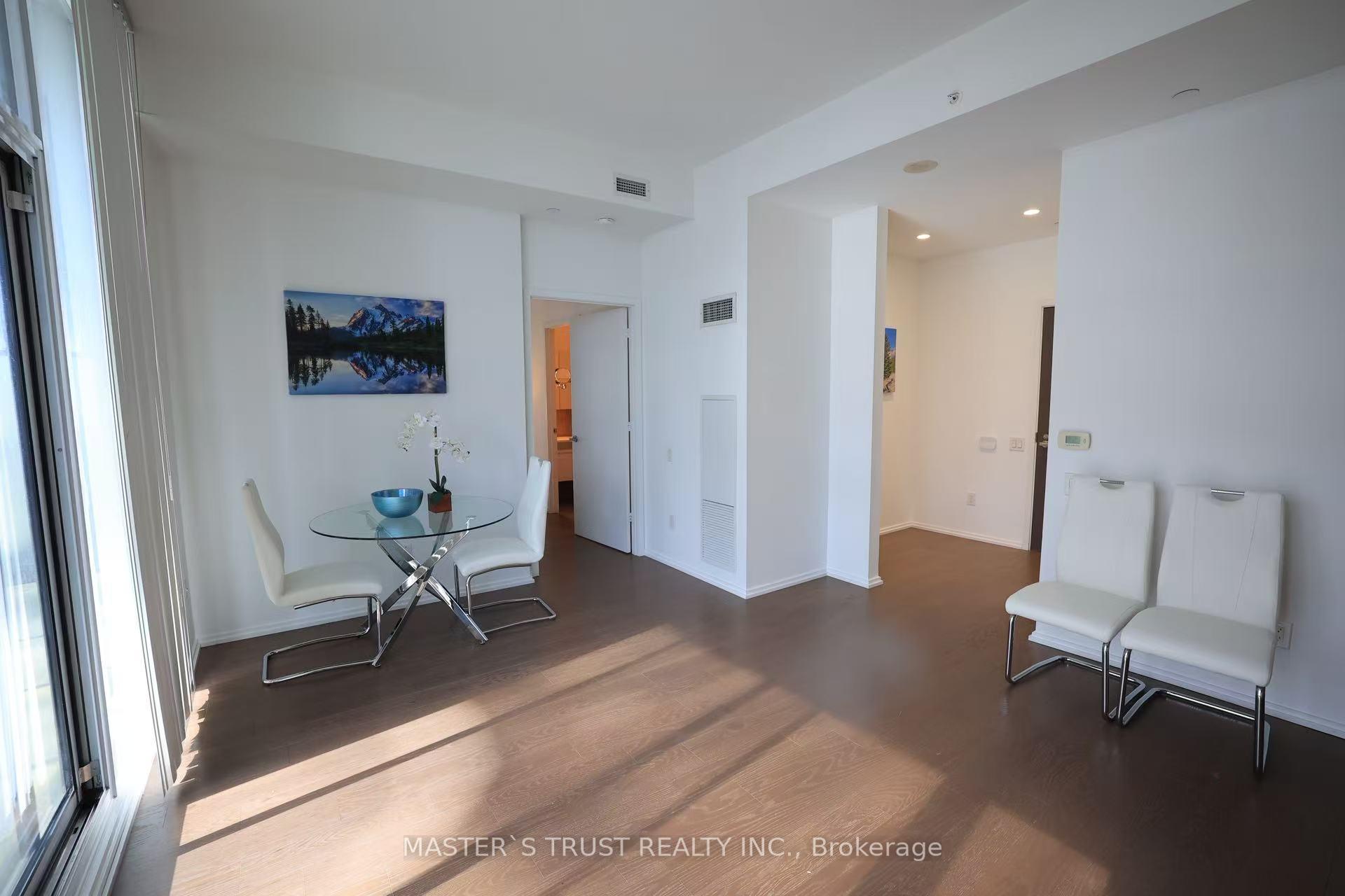 2 Bedrooms Condo at 45 Charles, Toronto For sale