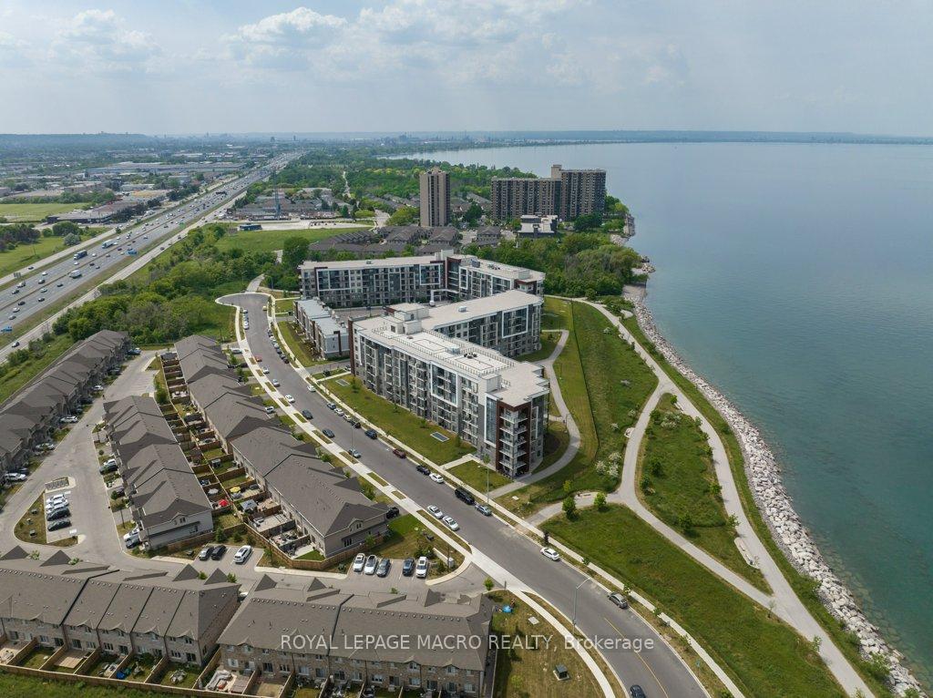 1 Bedroom Condo at 125 Shoreview,  Hamilton For sale