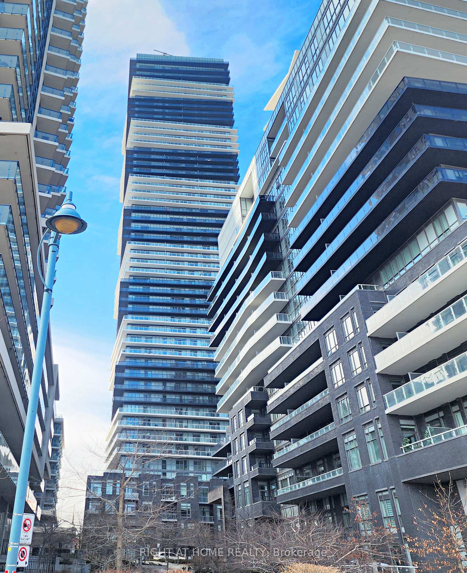 2 Bedrooms Condo at 56 Annie Craig, Toronto For sale