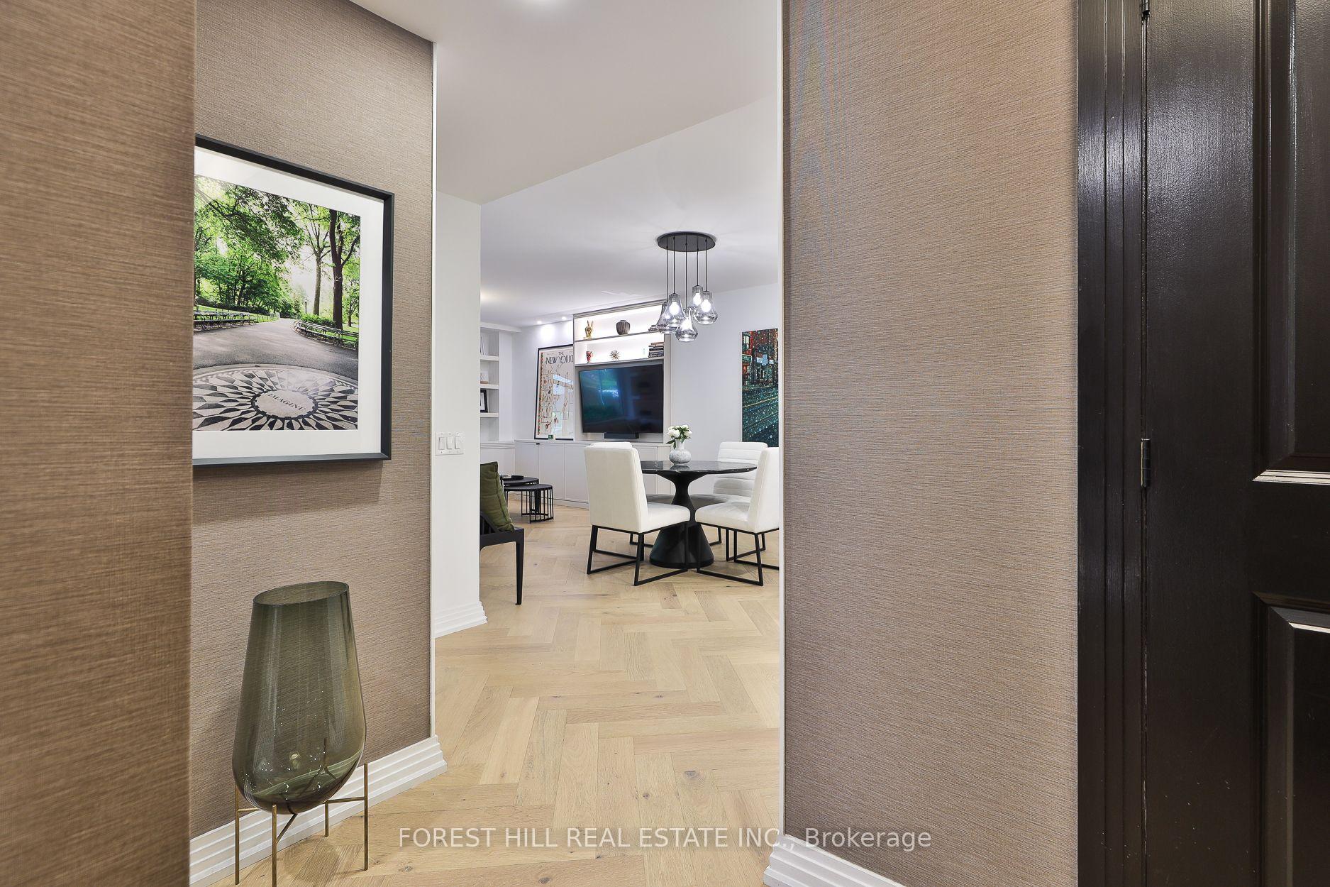 2 Bedrooms Condo at 1 Benvenuto, Toronto For sale