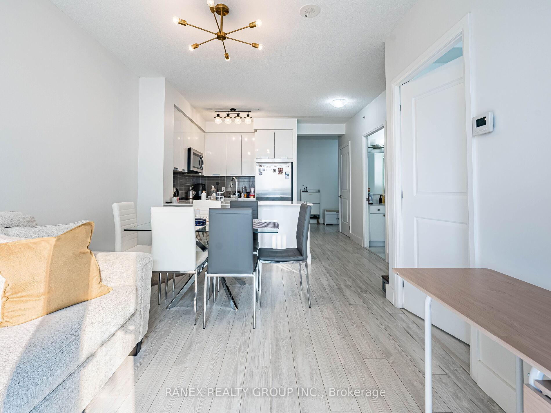 2 Bedrooms Condo at 5025 Four Springs, Mississauga For sale