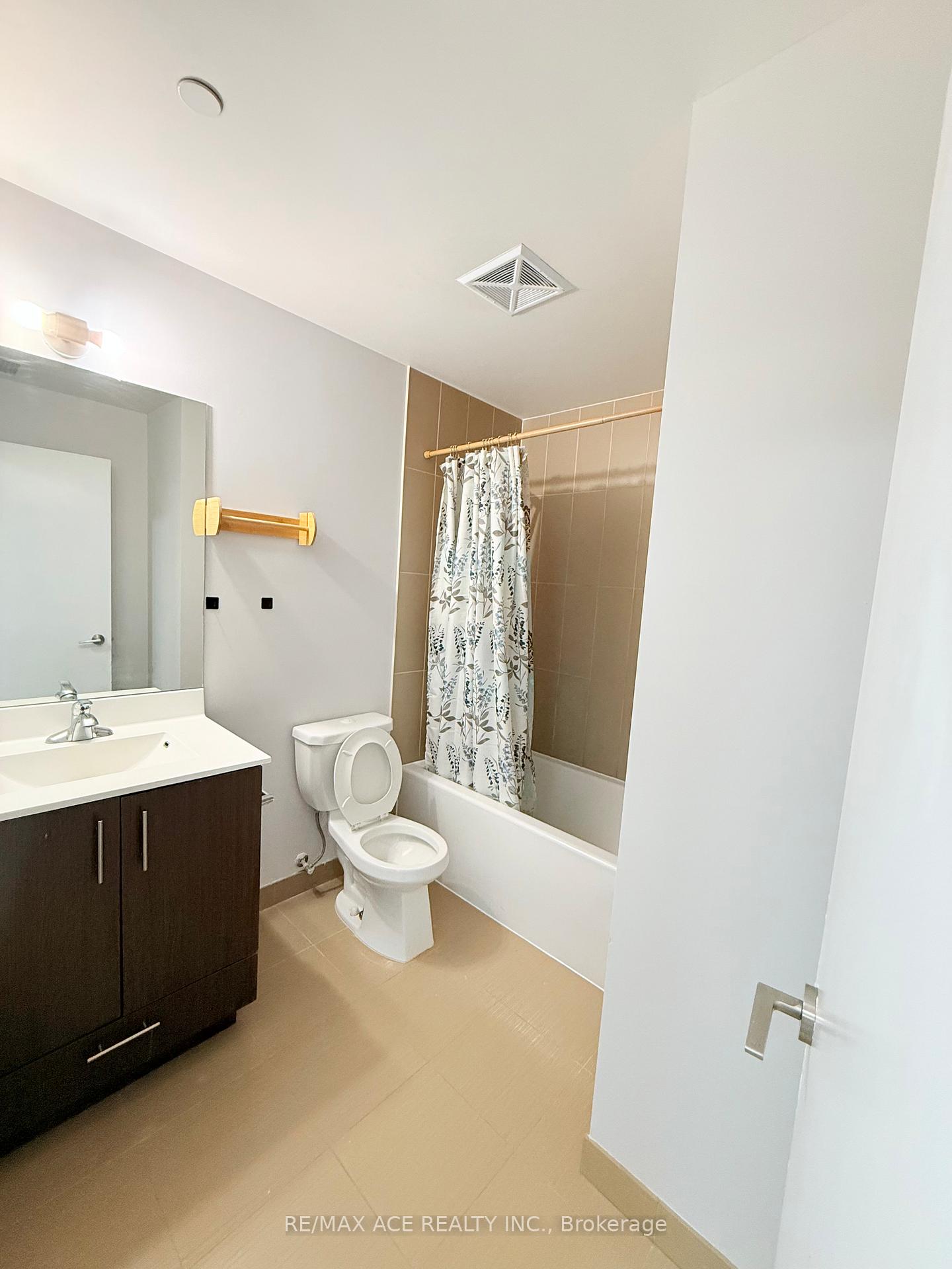 1 Bedroom Condo at 255 Village Green, Toronto For sale