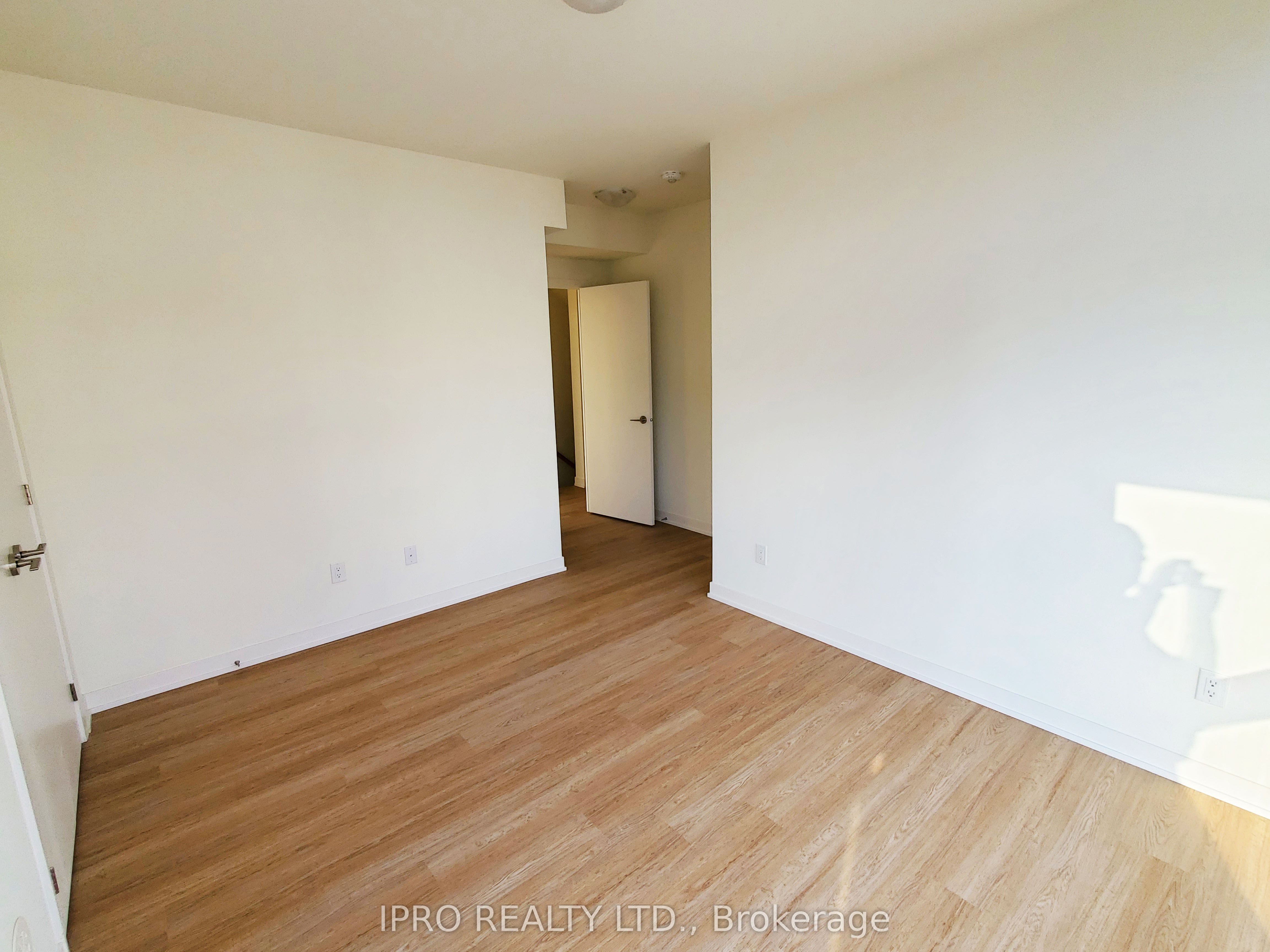 15 David Eyer Road, #1411