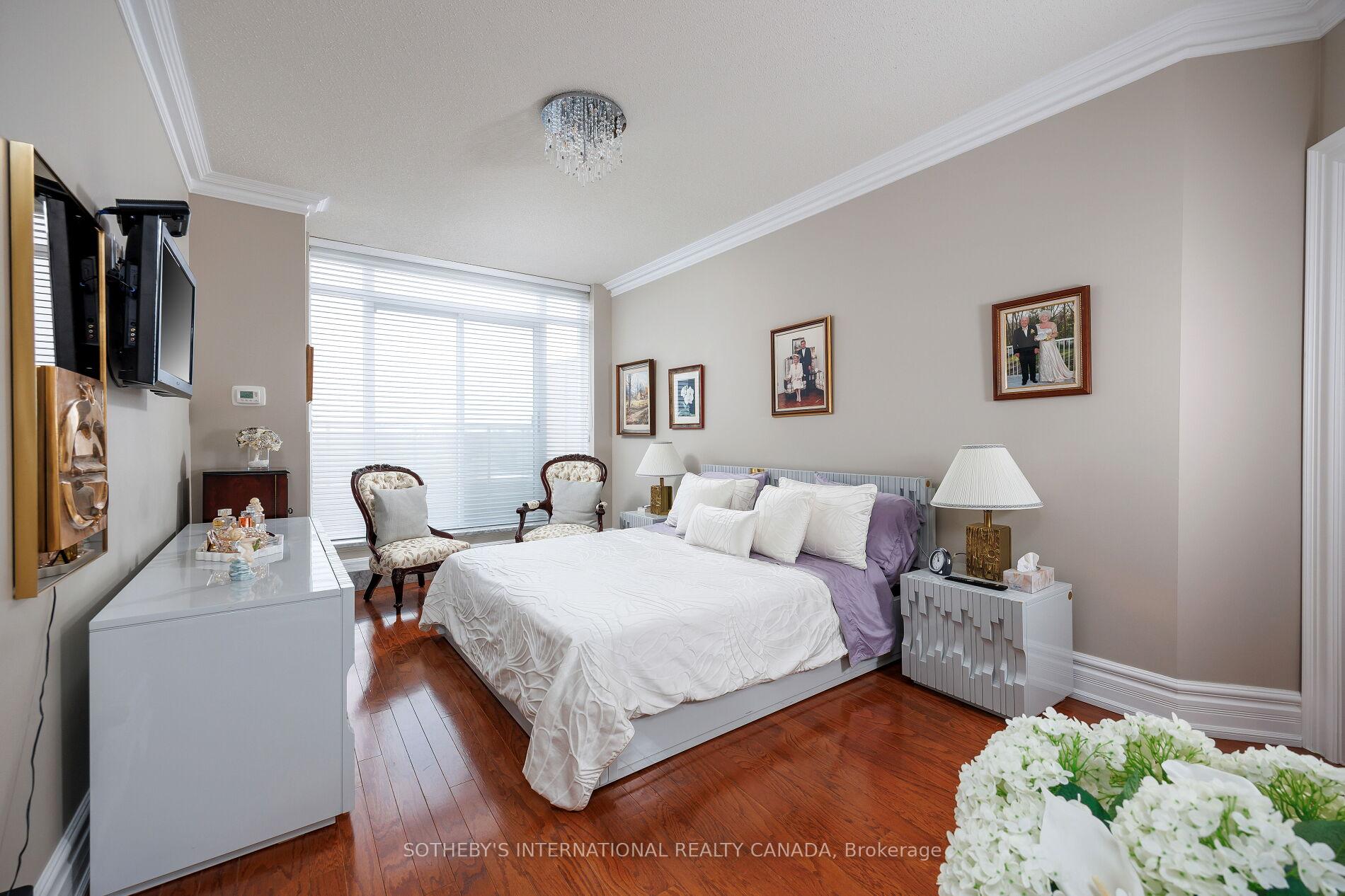 2 Bedrooms Condo at 935 Royal York, Toronto For sale
