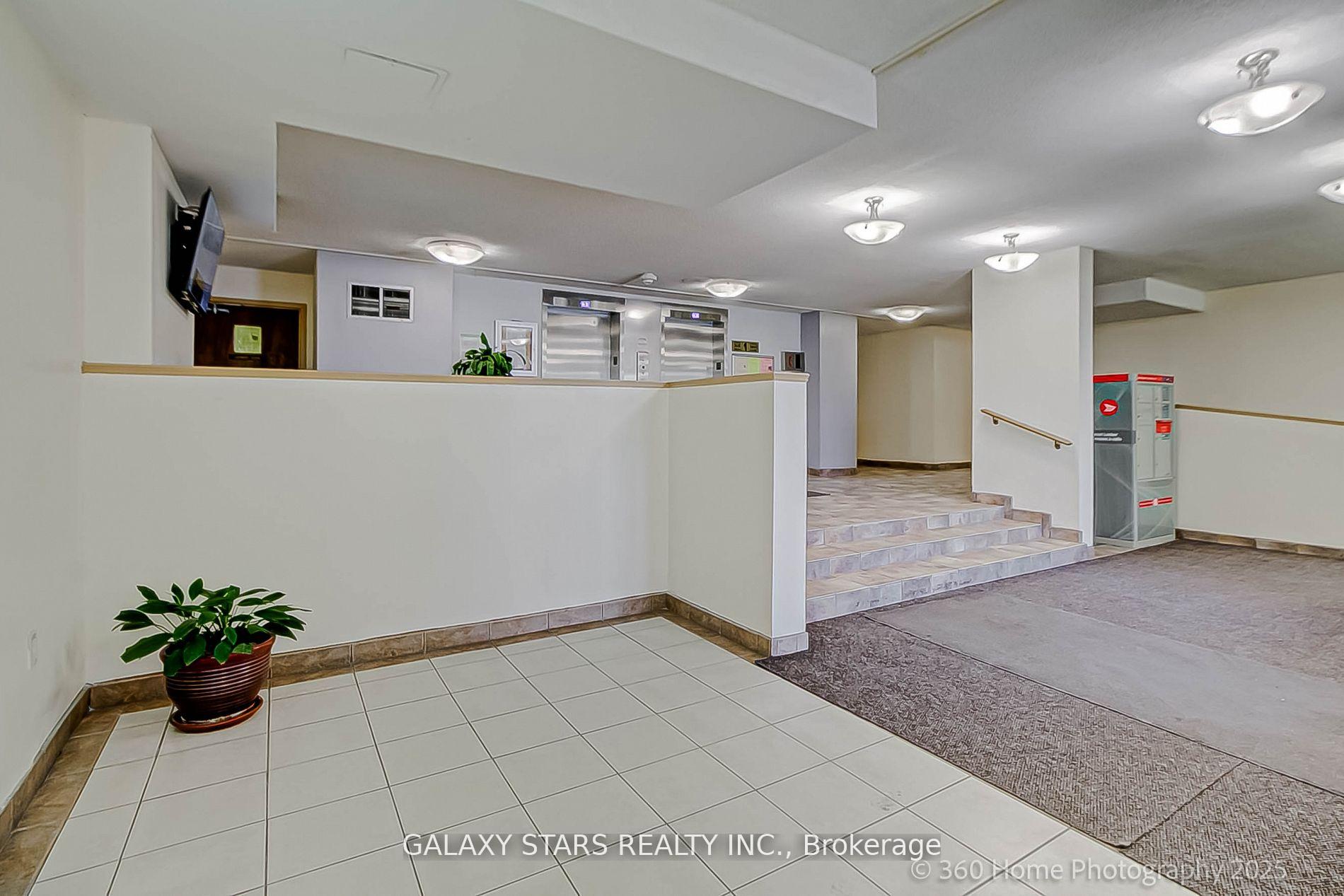 1 Bedroom Condo at 10 Tapscott,  Toronto For sale
