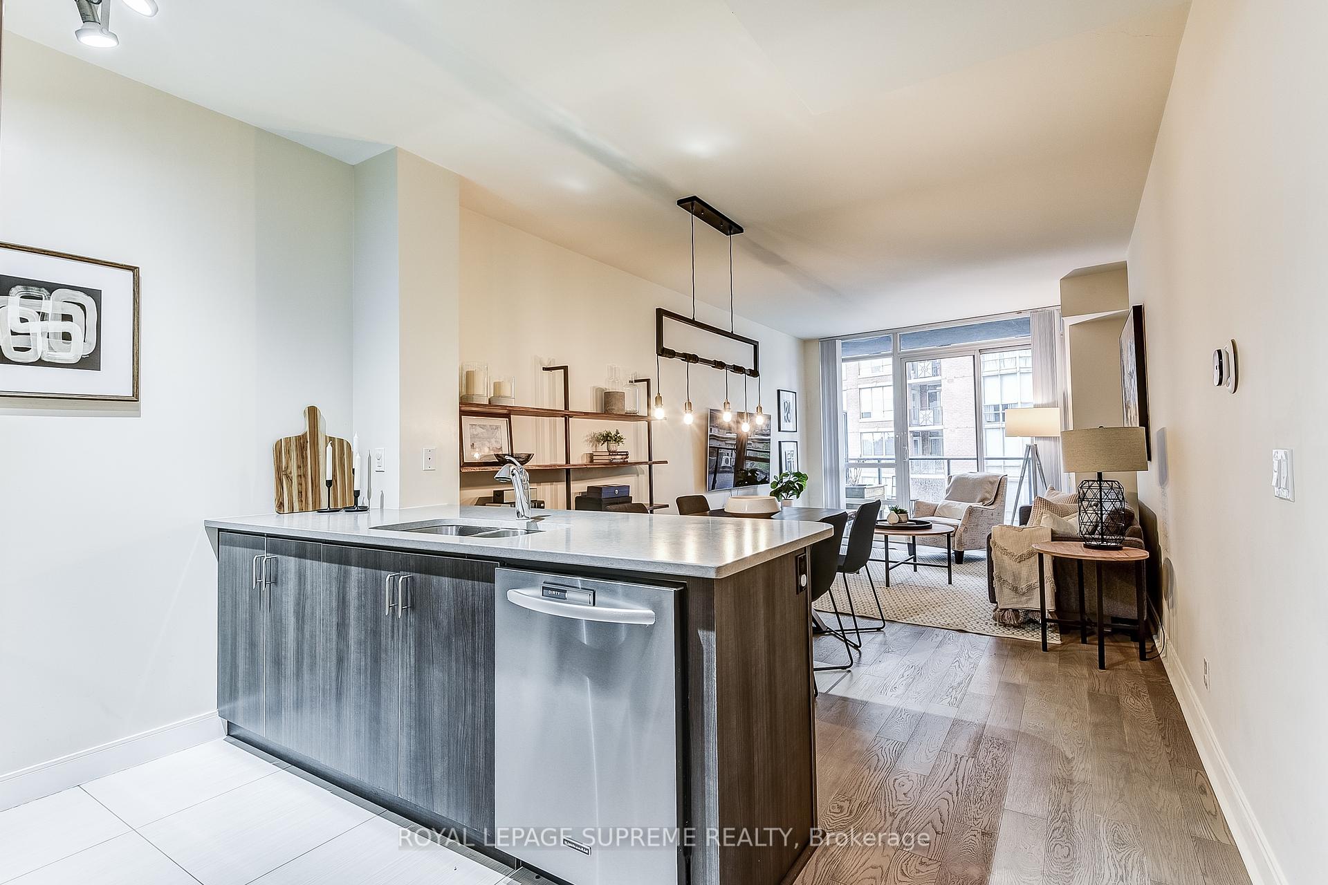 2 Bedrooms Condo at 825 Church, Toronto For sale
