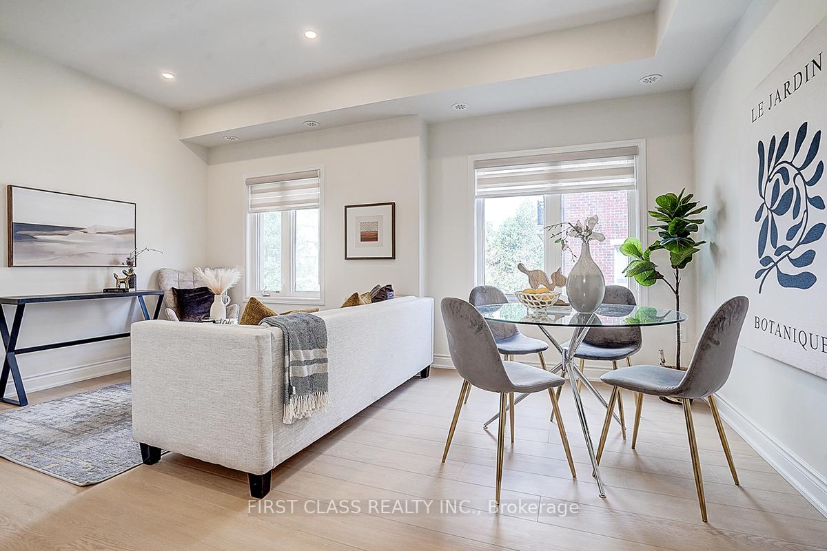 3 Bedrooms Condo at 17 Coneflower,  Toronto For sale
