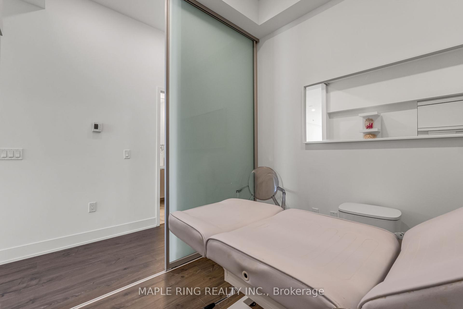 3 Bedrooms Condo at 2908 Highway 7, Vaughan For sale