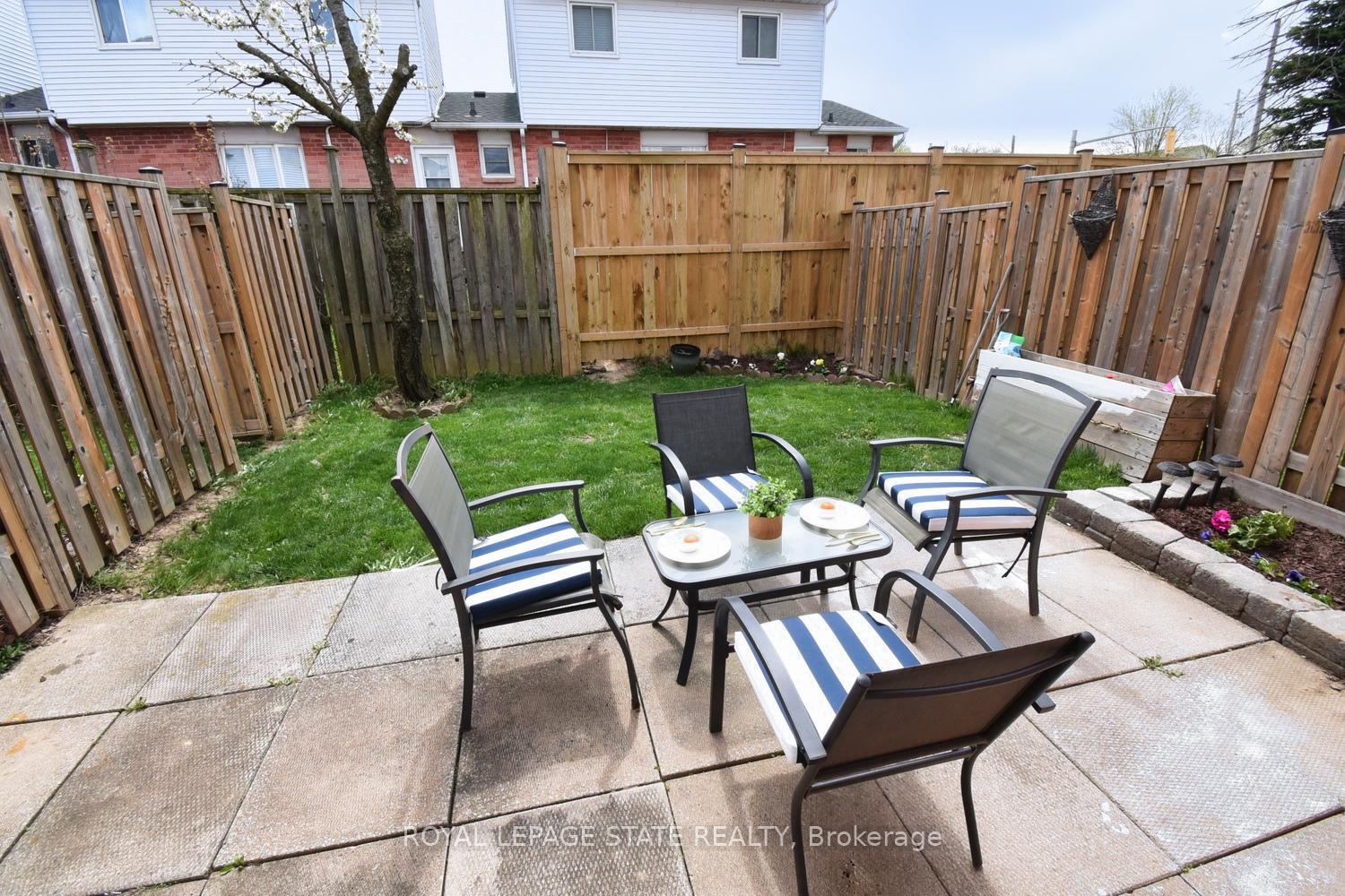 3 Bedrooms Condo at 1255 Upper Gage,  Hamilton For sale